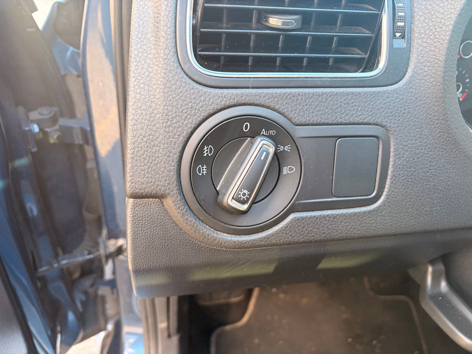 VOLKSWAGEN Polo V 5 portes Phase 2 1.2 TSI 16V BlueMotion 110 cv Carat