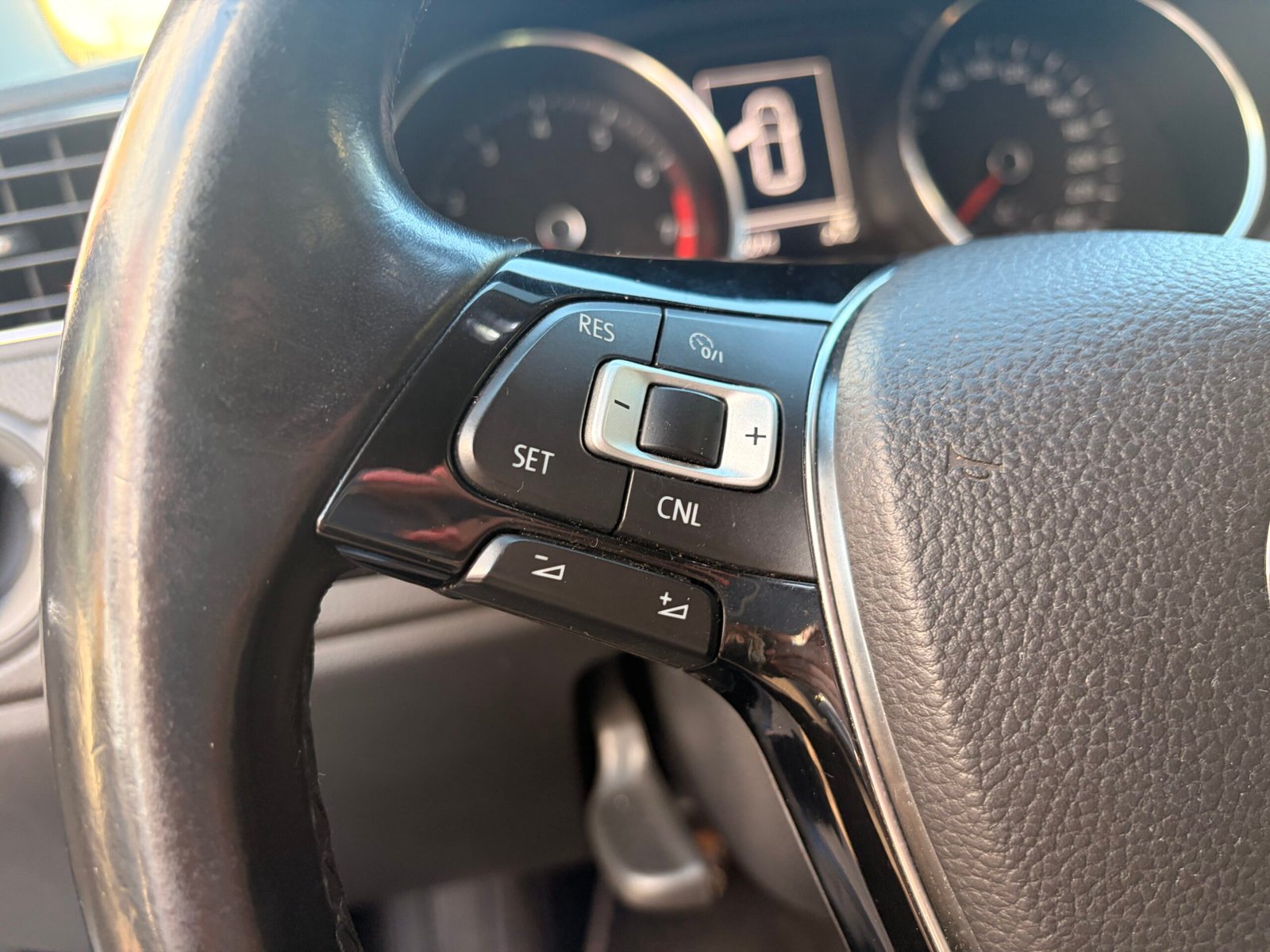 VOLKSWAGEN Polo V 5 portes Phase 2 1.2 TSI 16V BlueMotion 110 cv Carat