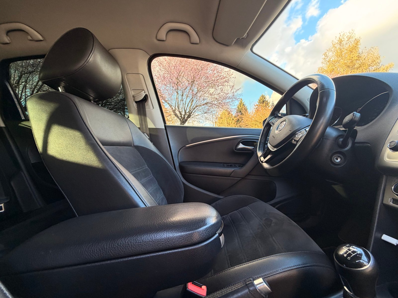 VOLKSWAGEN Polo V 5 portes Phase 2 1.2 TSI 16V BlueMotion 110 cv Carat