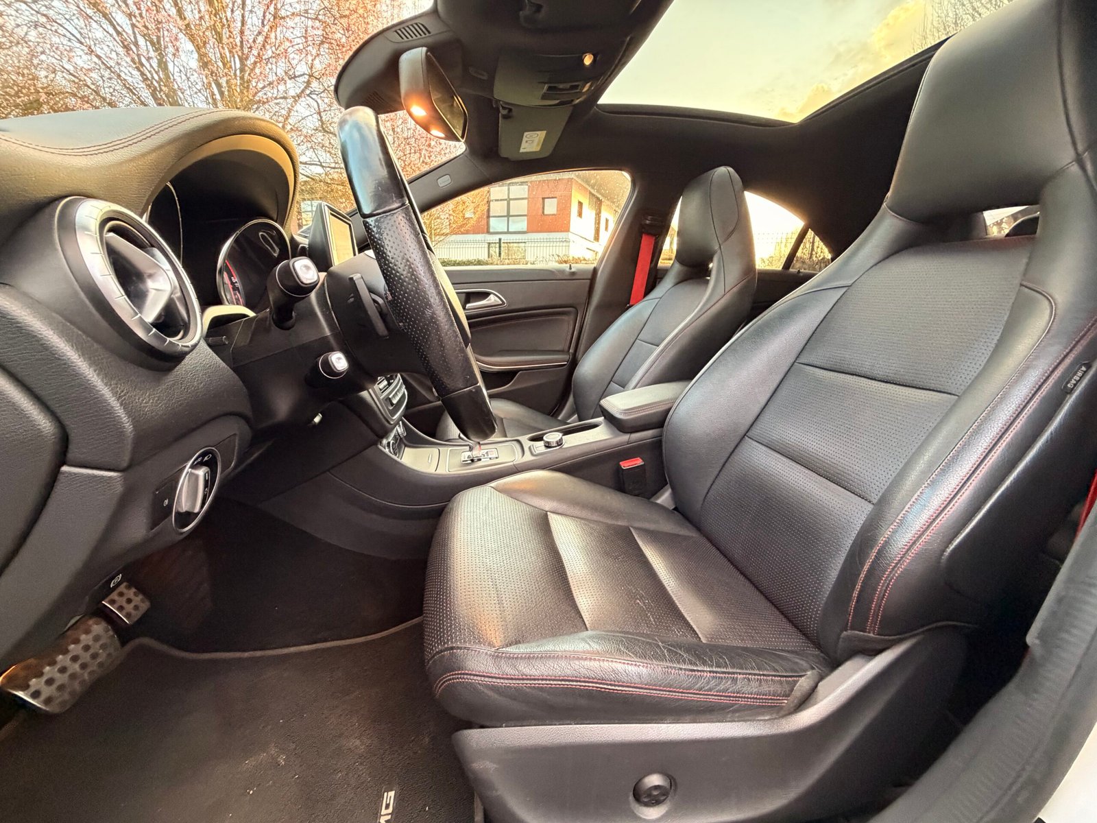 MERCEDES-BENZ Classe CLA (117) Coupé 45 AMG 2.0 i 16V Turbo 4MATIC 7G-DCT 360 cv Boîte auto