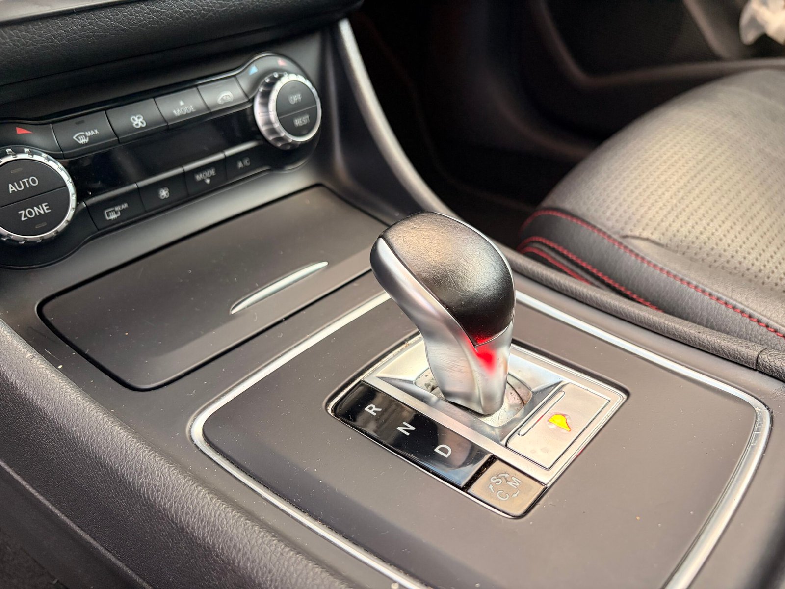 MERCEDES-BENZ Classe CLA (117) Coupé 45 AMG 2.0 i 16V Turbo 4MATIC 7G-DCT 360 cv Boîte auto