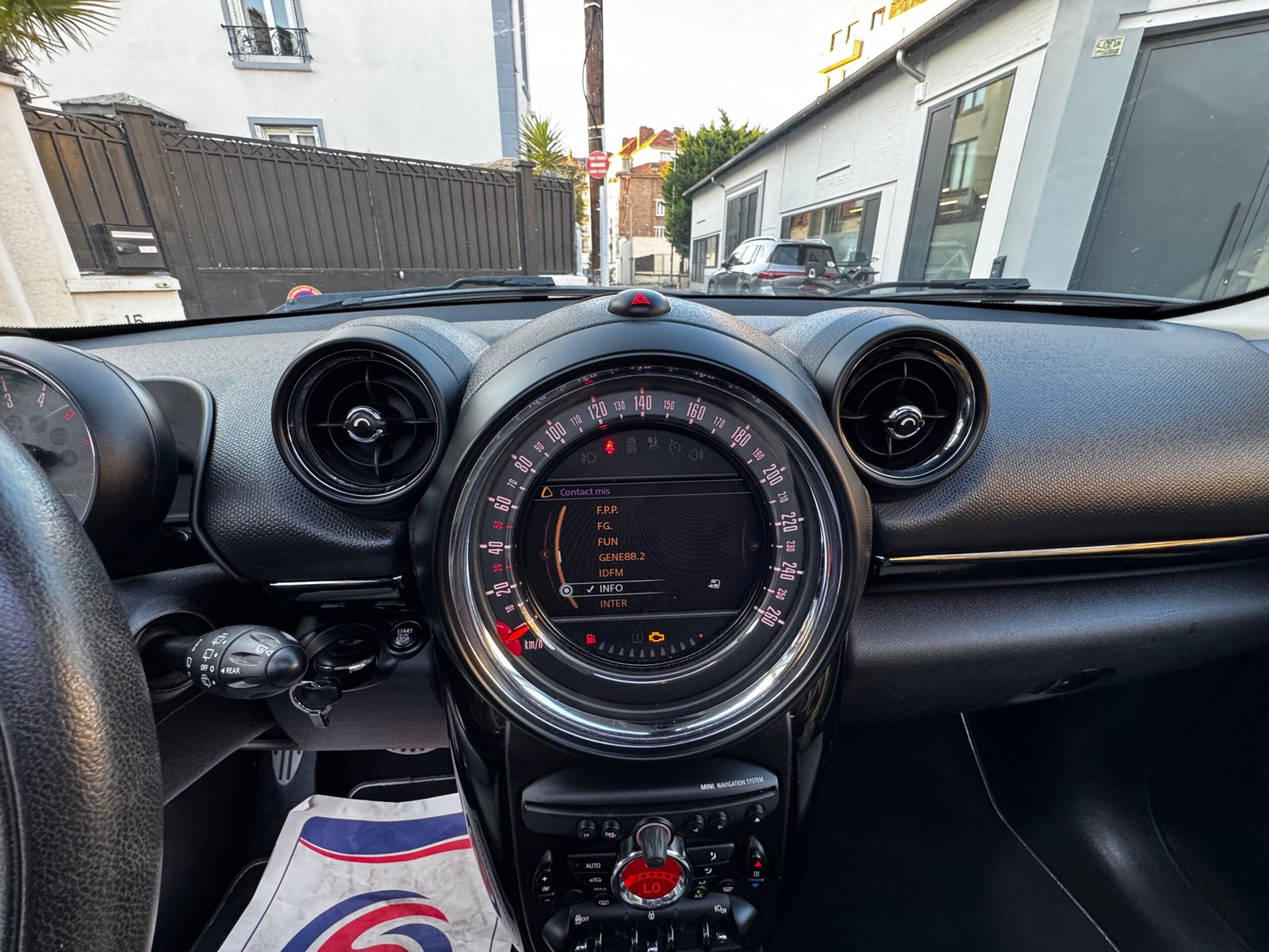 MINI Countryman LCI Cooper SD 2.0 D DPF 16V Steptronic 143 ch