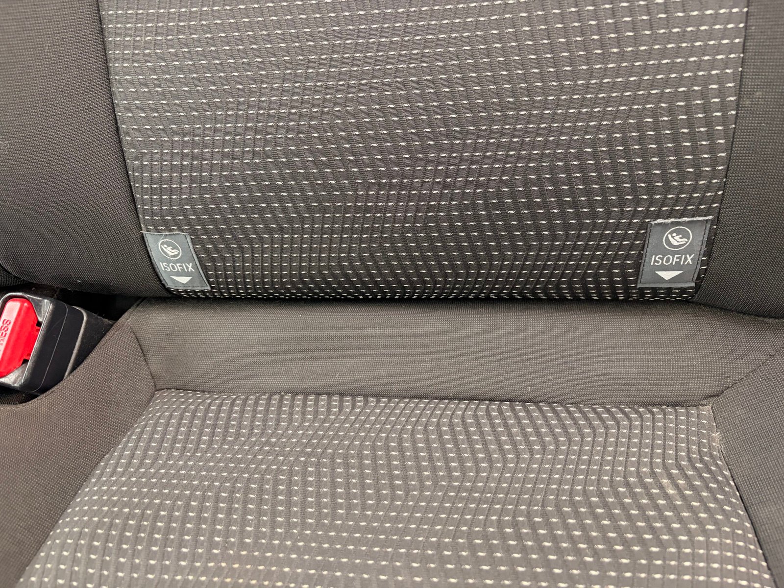 TOYOTA Auris Hatchback 1.8 VVT-i 16V 136 HSD CVT 99 cv Boîte auto Dynamic