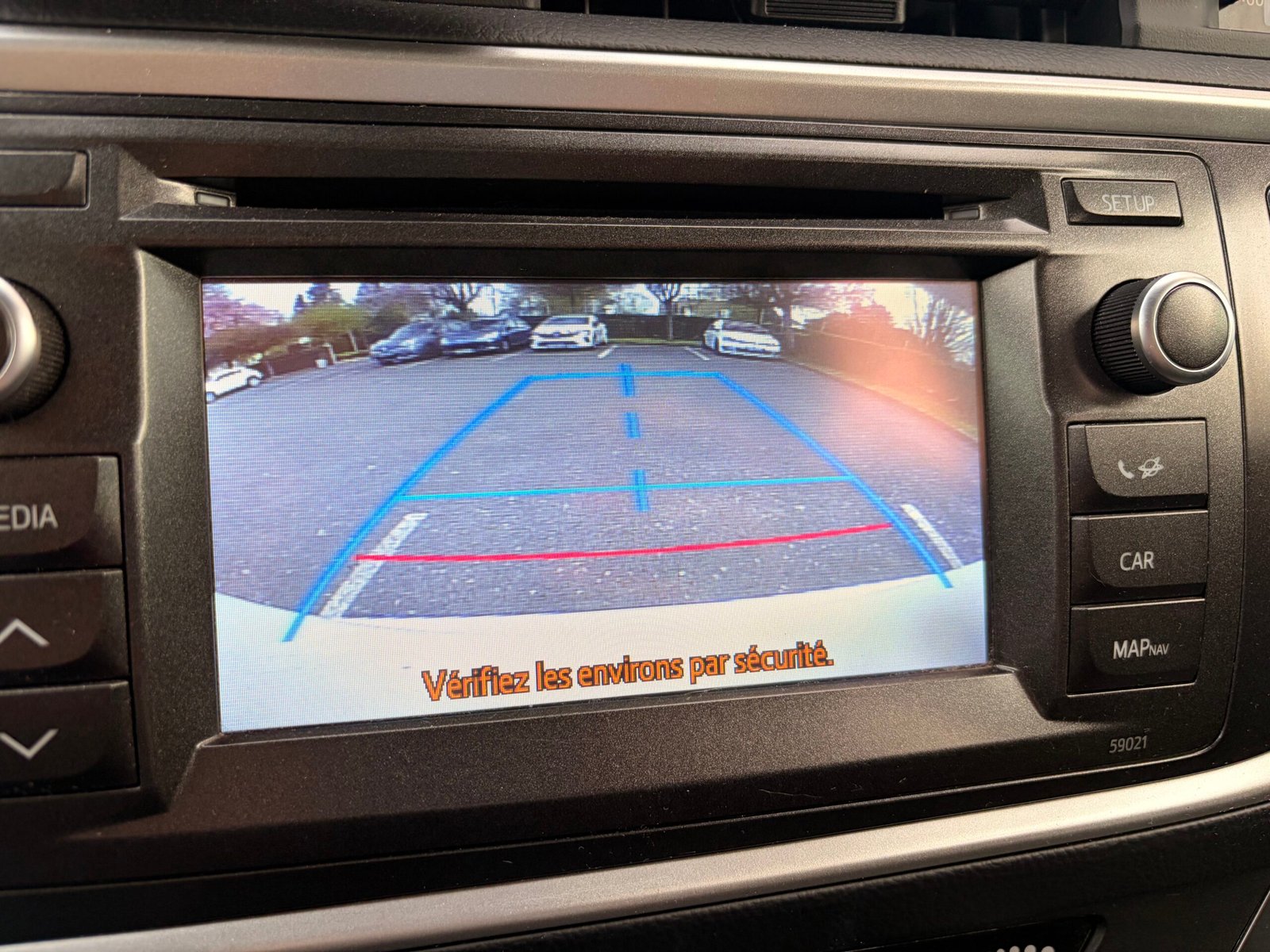 TOYOTA Auris Hatchback 1.8 VVT-i 16V 136 HSD CVT 99 cv Boîte auto Dynamic