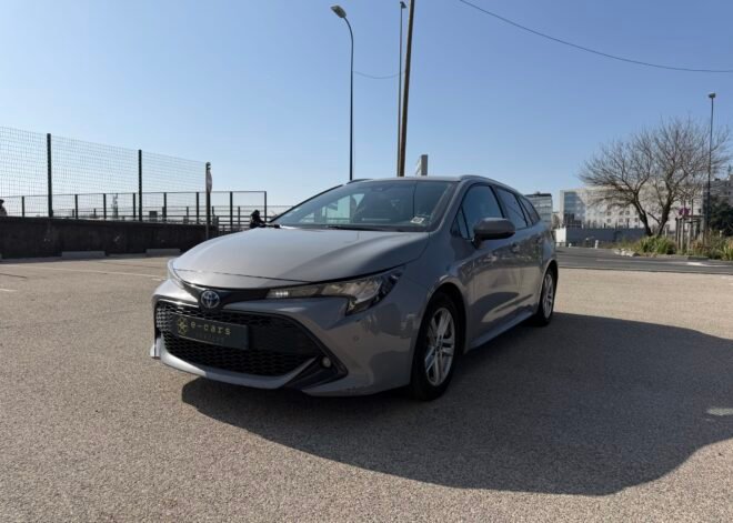 TOYOTA Corolla Touring Sports Dynamic Business 1.8 VVT-i 16V GPS 122 HSD CVT Boîte auto
