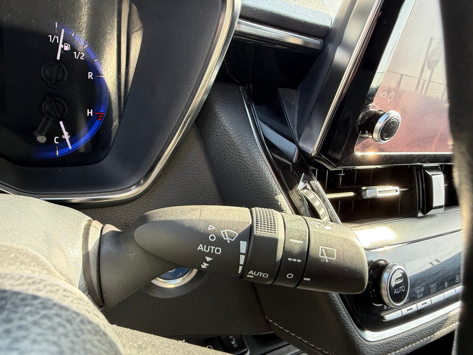 TOYOTA Corolla Touring Sports Dynamic Business 1.8 VVT-i 16V GPS 122 HSD CVT Boîte auto