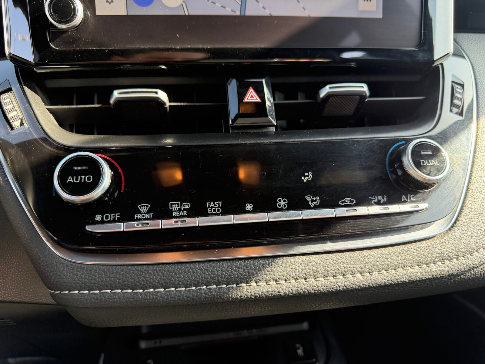 TOYOTA Corolla Touring Sports Dynamic Business 1.8 VVT-i 16V GPS 122 HSD CVT Boîte auto