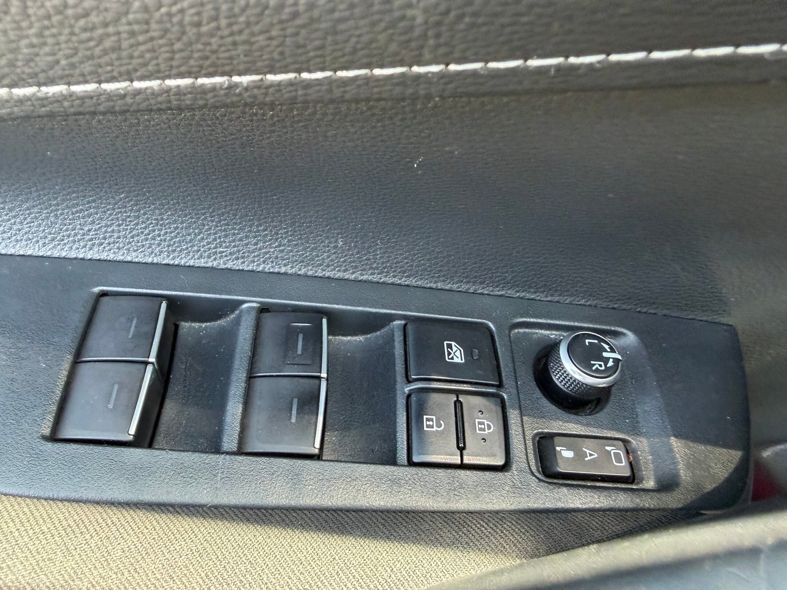 TOYOTA Corolla Touring Sports Dynamic Business 1.8 VVT-i 16V GPS 122 HSD CVT Boîte auto