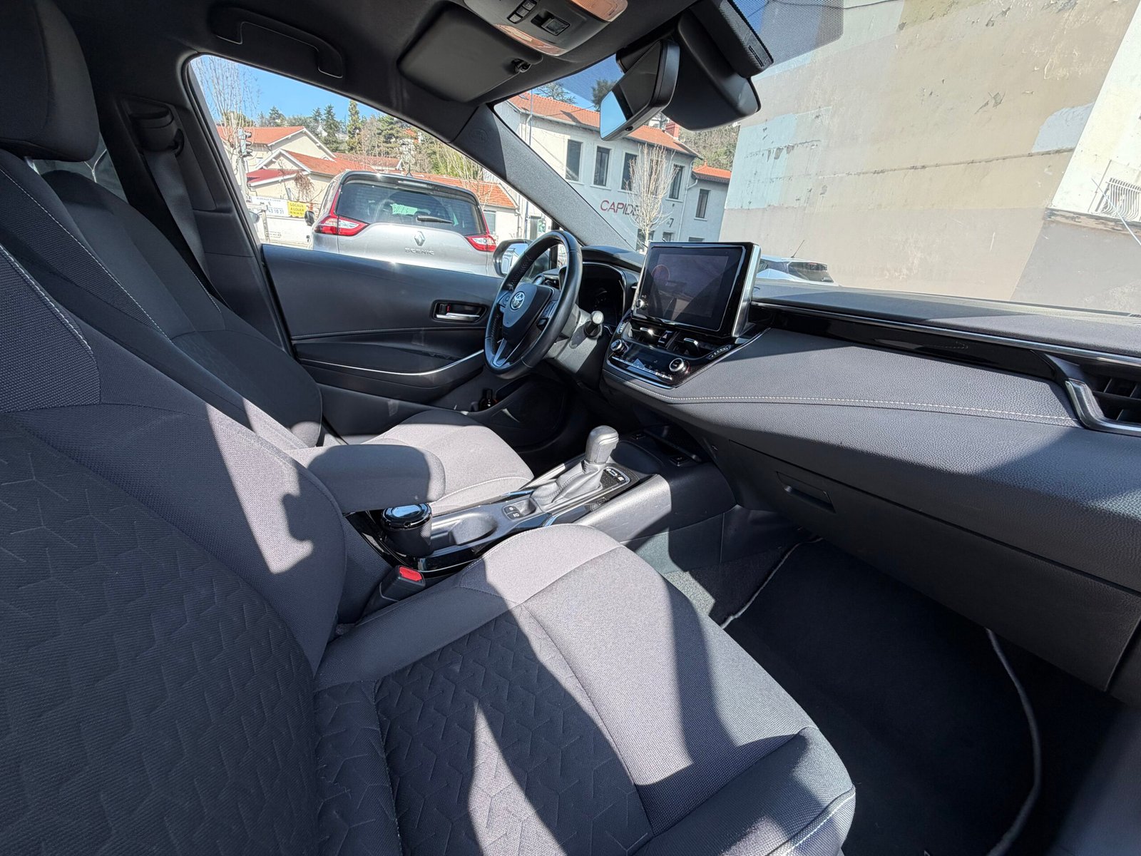 TOYOTA Corolla Touring Sports Dynamic Business 1.8 VVT-i 16V GPS 122 HSD CVT Boîte auto