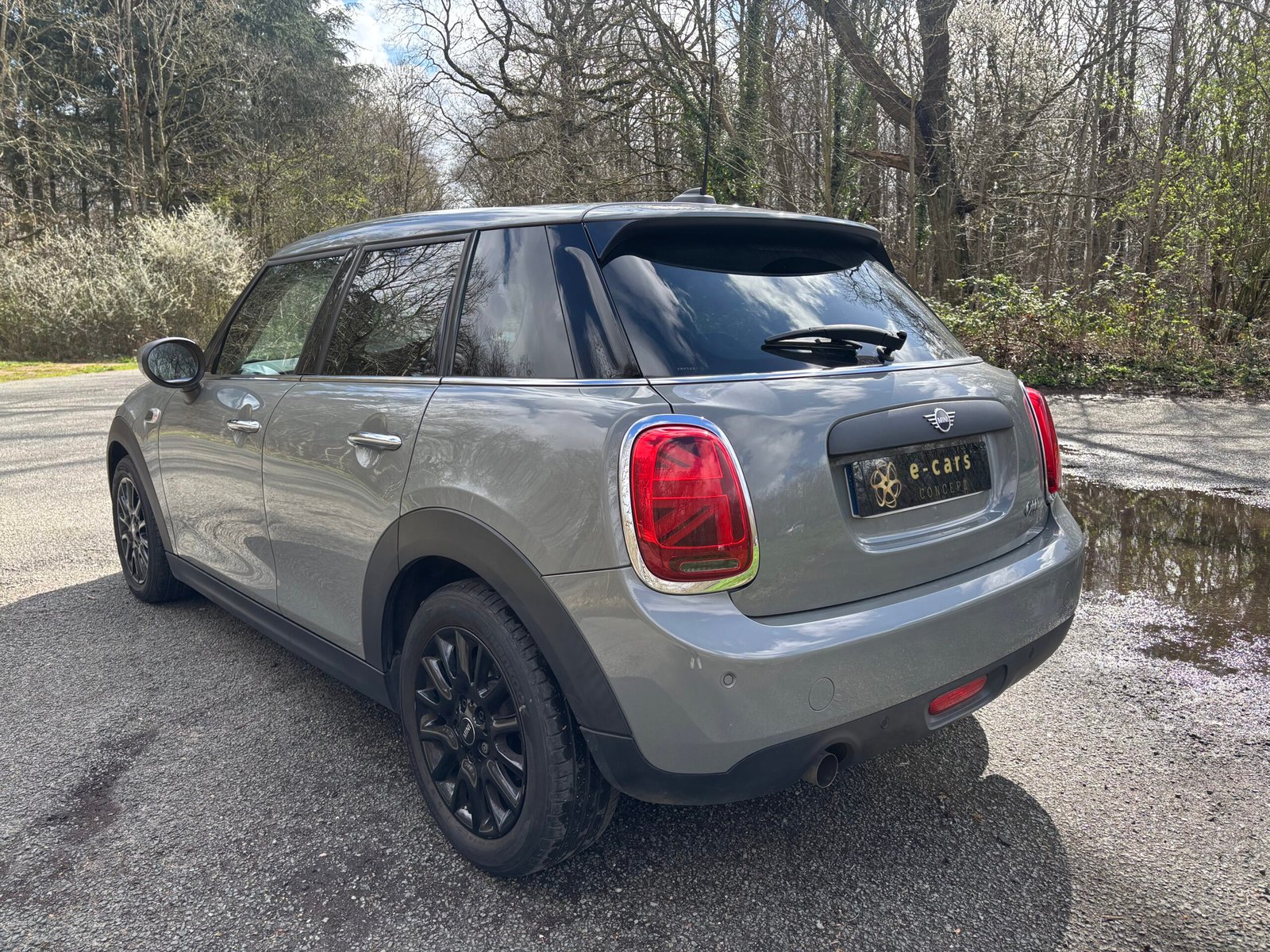 MINI MINI 3 (F55) 5 Portes One 1.5 i 12V 102