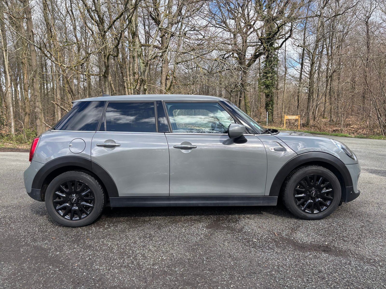 MINI MINI 3 (F55) 5 Portes One 1.5 i 12V 102