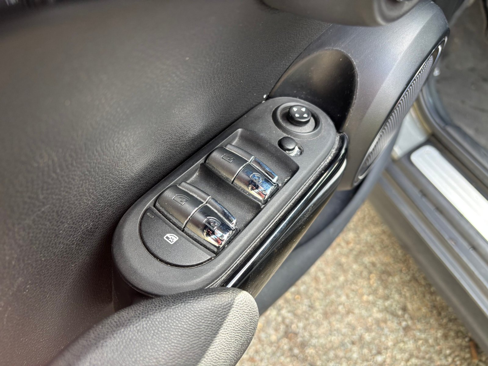 MINI MINI 3 (F55) 5 Portes One 1.5 i 12V 102