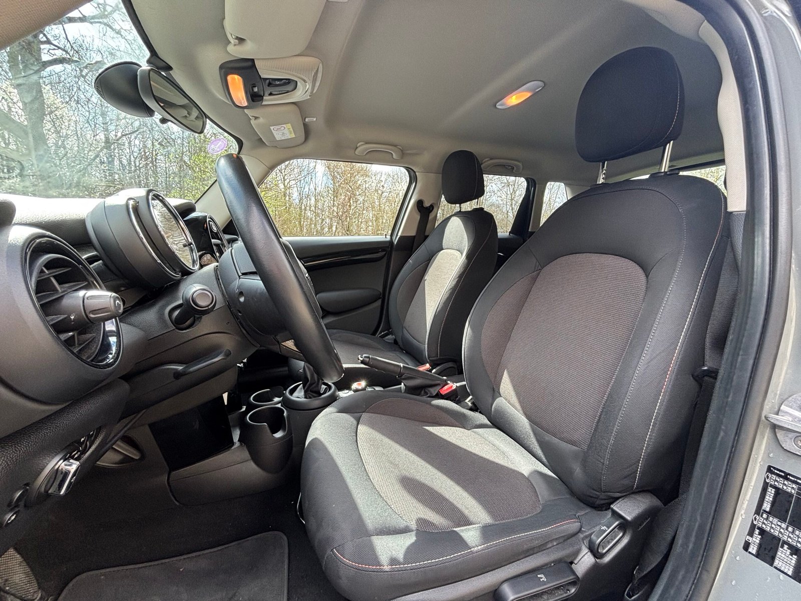 MINI MINI 3 (F55) 5 Portes One 1.5 i 12V 102