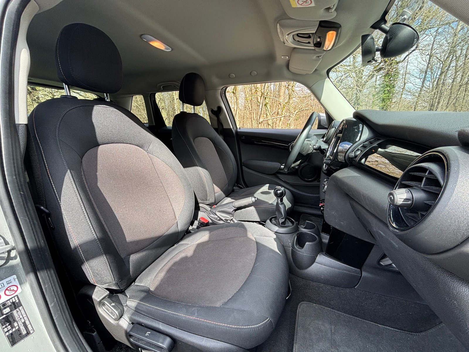 MINI MINI 3 (F55) 5 Portes One 1.5 i 12V 102