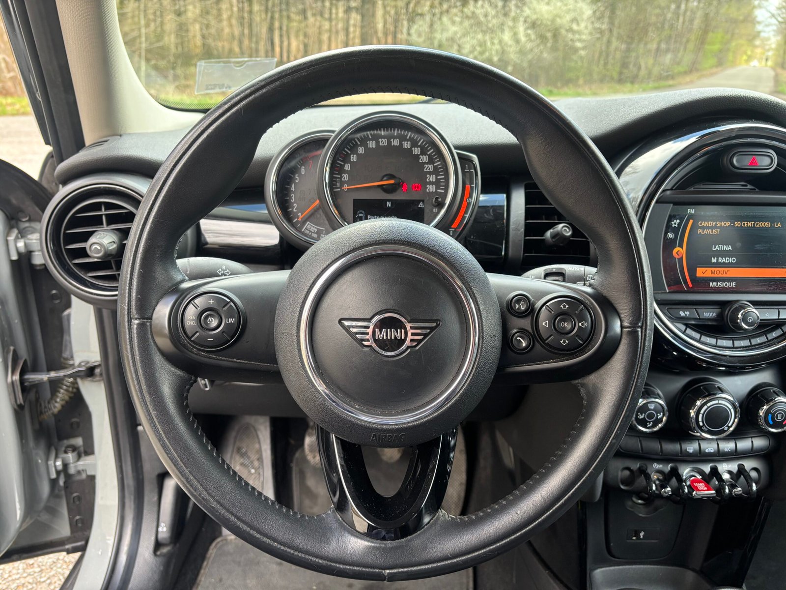 MINI MINI 3 (F55) 5 Portes One 1.5 i 12V 102