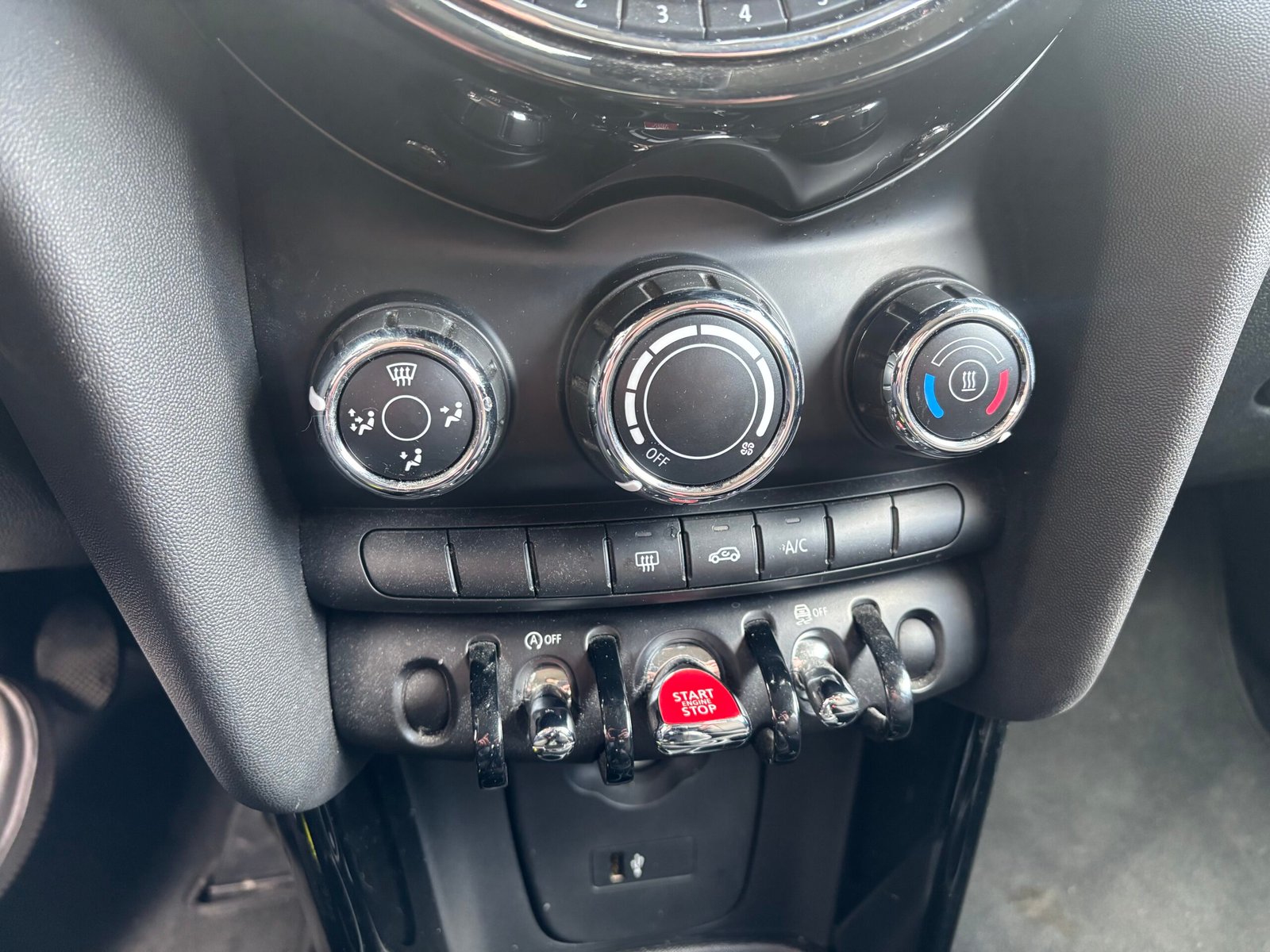 MINI MINI 3 (F55) 5 Portes One 1.5 i 12V 102