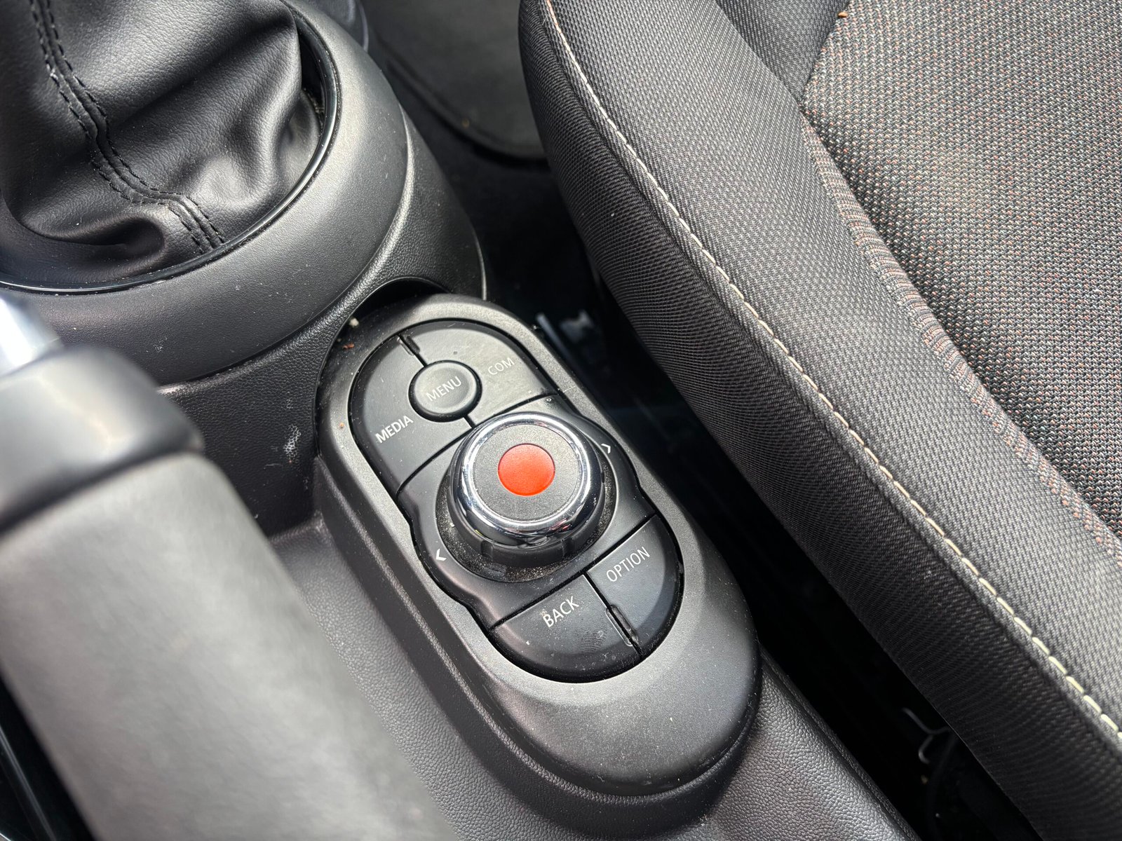 MINI MINI 3 (F55) 5 Portes One 1.5 i 12V 102