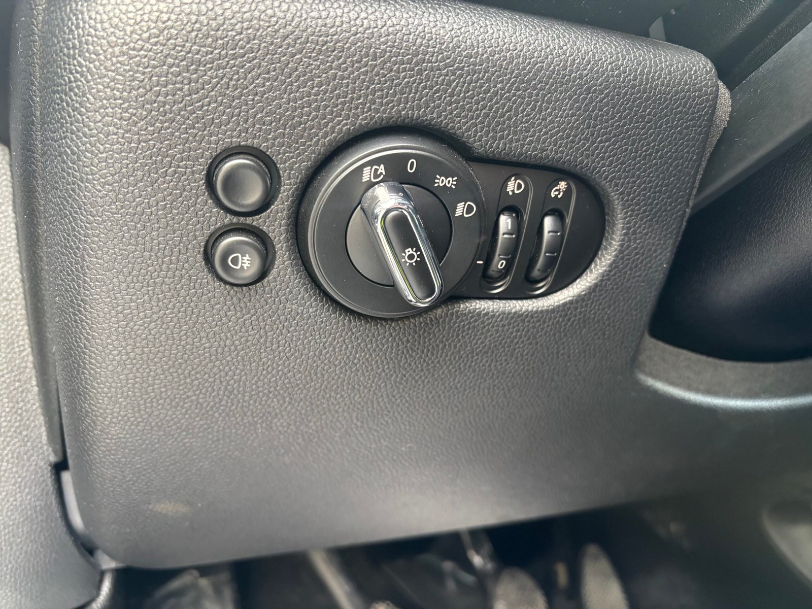 MINI MINI 3 (F55) 5 Portes One 1.5 i 12V 102