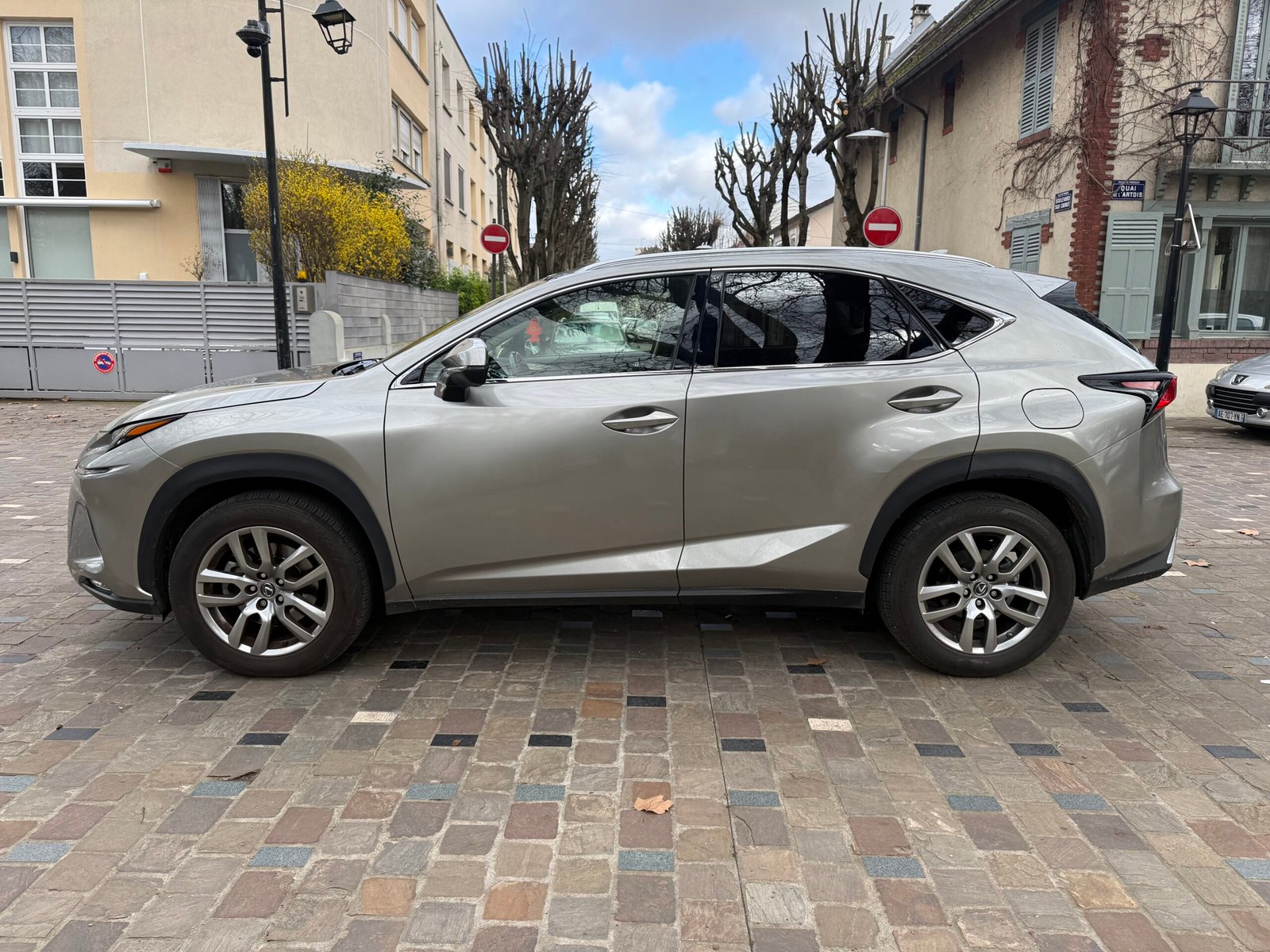 Lexus NX 300H E-CVT 155 Cv “Luxe Plus”