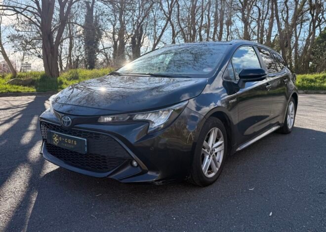 TOYOTA Corolla Touring Sports 2.0 VVT-i GPS 180 ch Boîte auto CVT