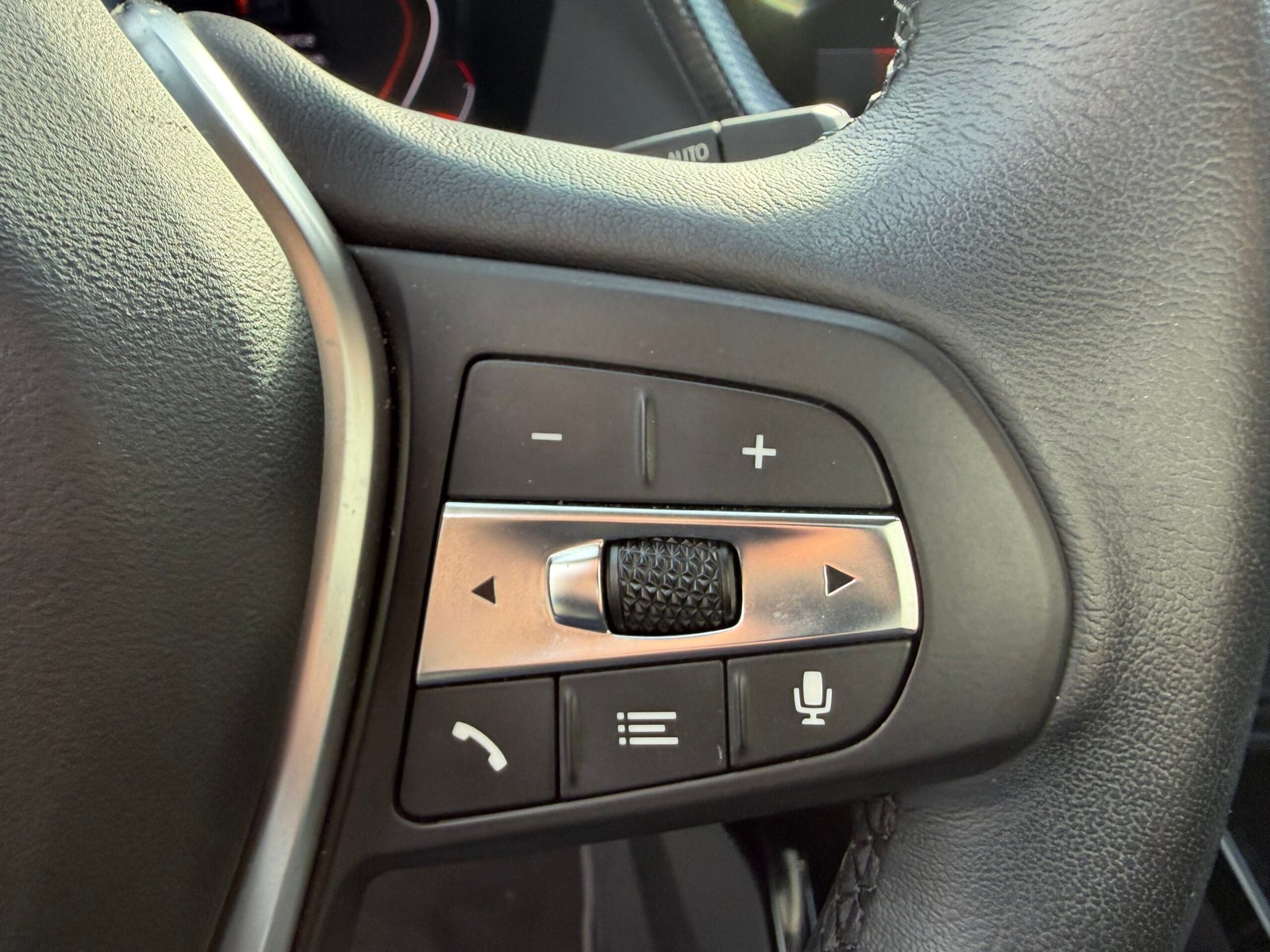 BMW série 1 F40 118i ÉDITION SPORT Automatique dct7 136ch