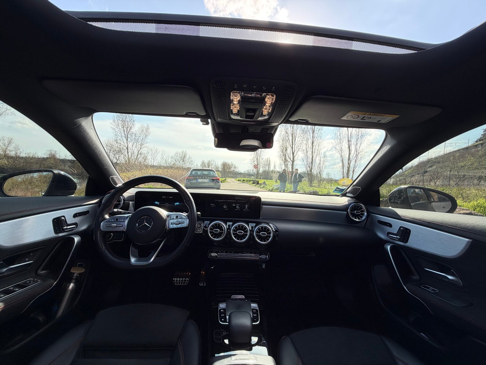 Découvrez cette magnifique MERCEDES-BENZ CLA shooting break 200d AMG Line ( Livrée avec jantes AMG noire 14 branches et pneus été)