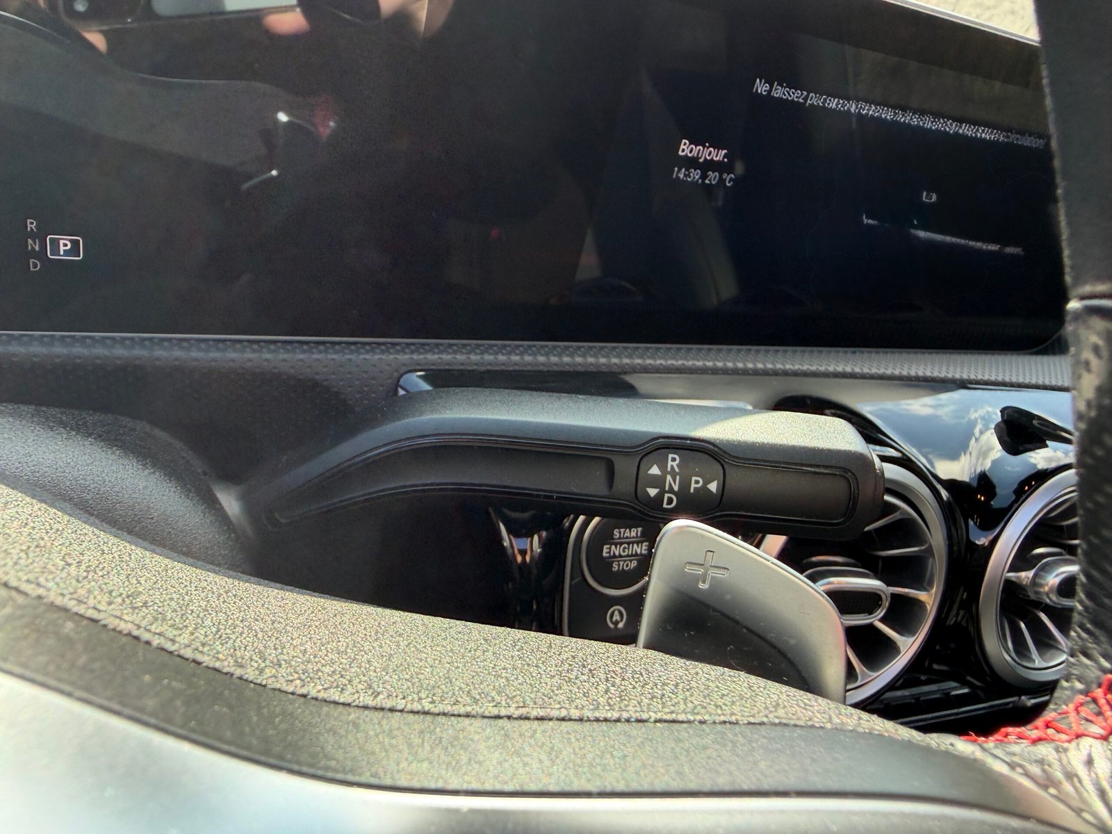 Découvrez cette magnifique MERCEDES-BENZ CLA shooting break 200d AMG Line ( Livrée avec jantes AMG noire 14 branches et pneus été)