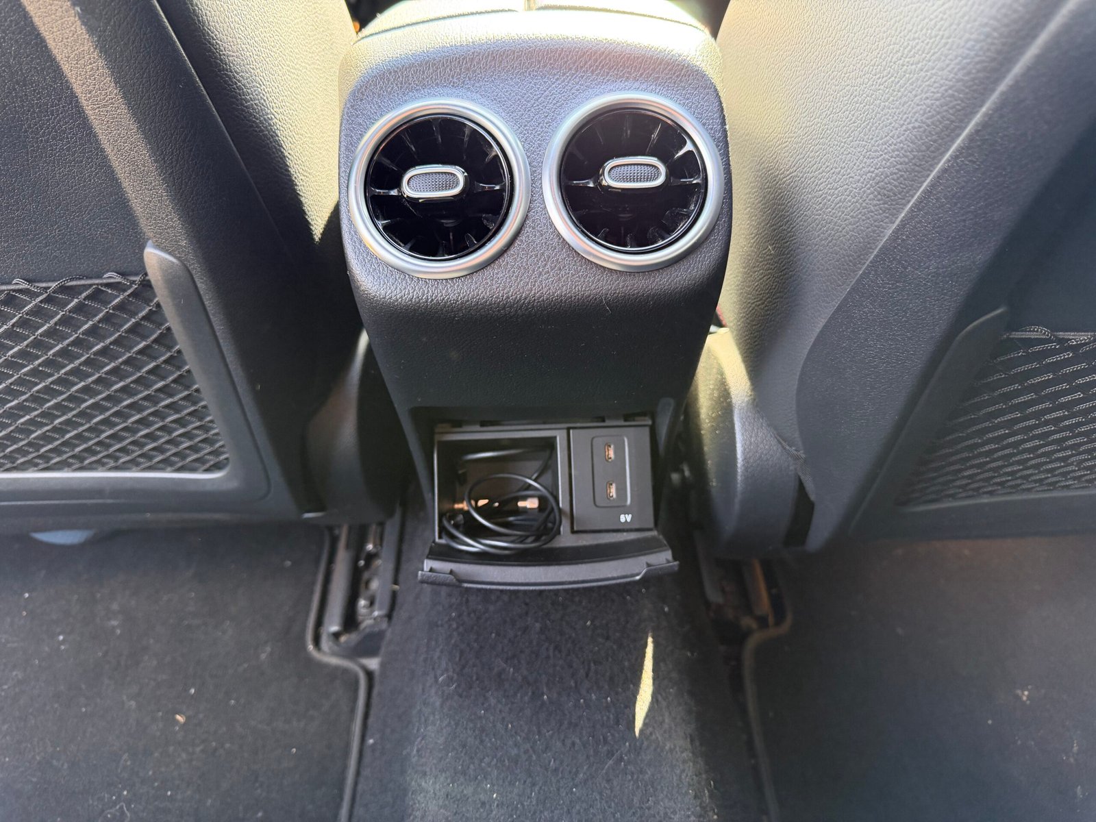 Découvrez cette magnifique MERCEDES-BENZ CLA shooting break 200d AMG Line ( Livrée avec jantes AMG noire 14 branches et pneus été)