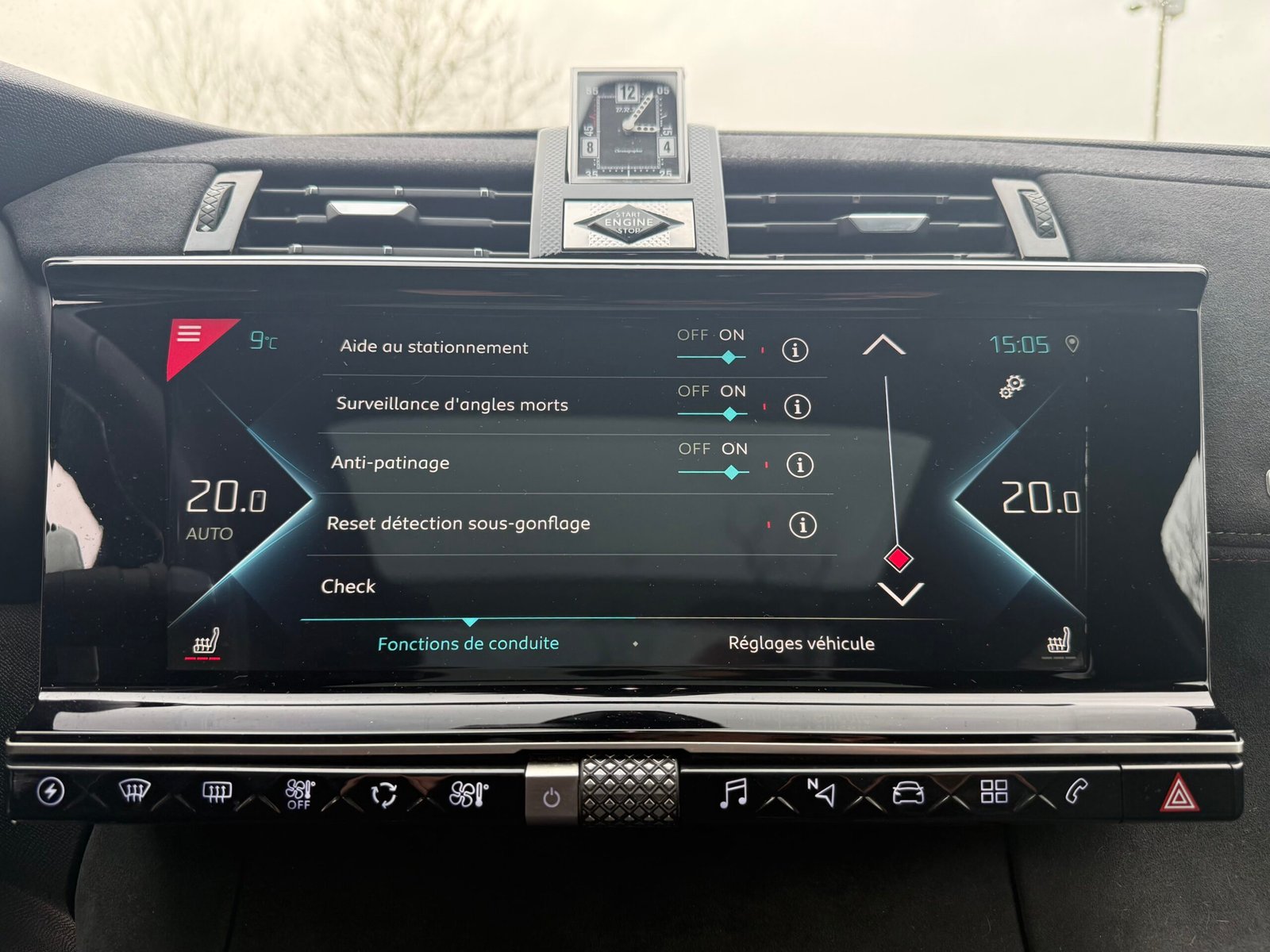 DS 7 Crossback E-tense 1.6 THP 300Ch Hybrid 4×4 « performance Line »