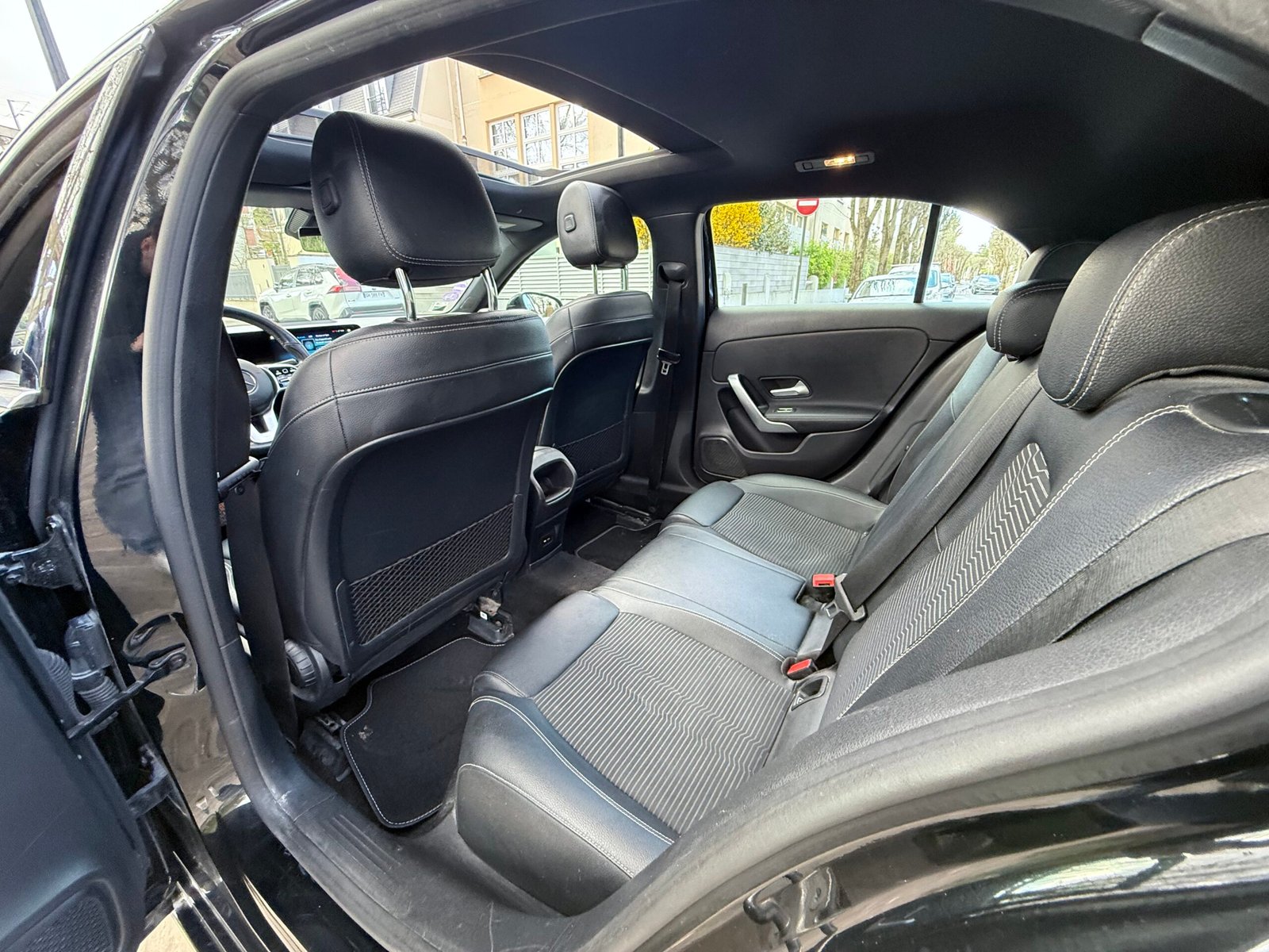 Mercedes-Benz A180 Progressive Line 7G-DCT