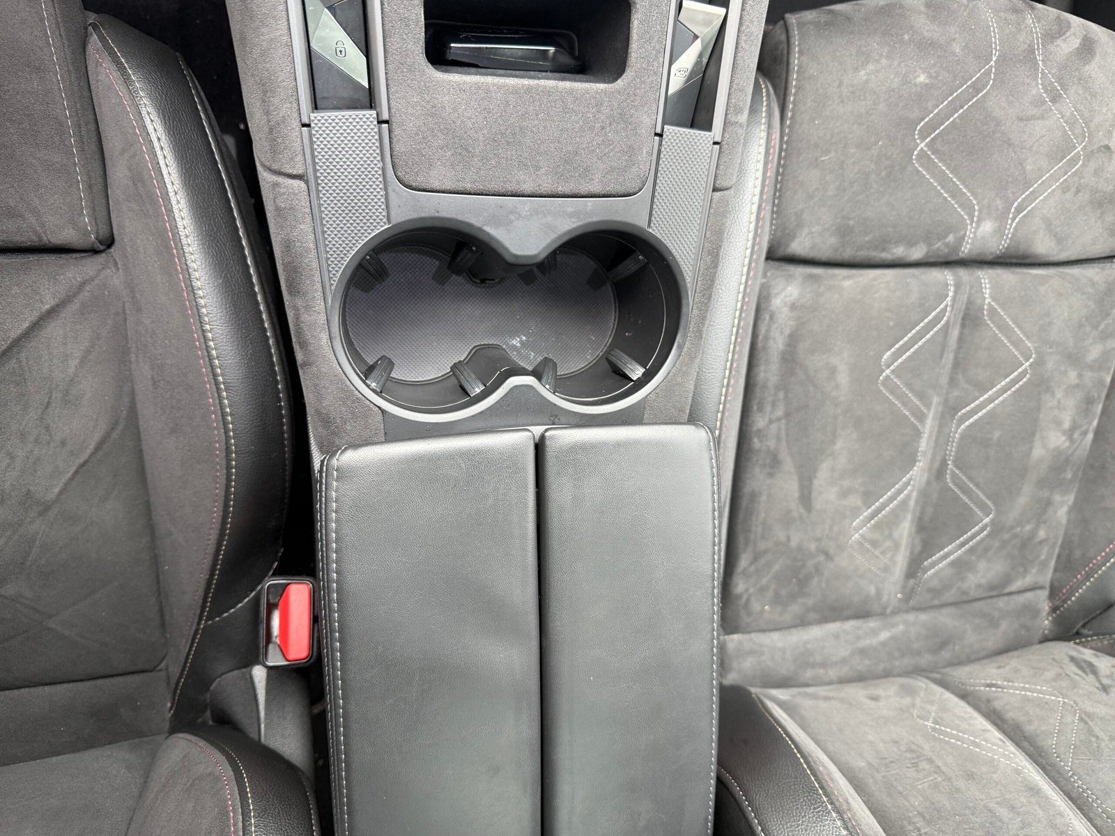 DS 7 Crossback E-tense 1.6 THP 300Ch Hybrid 4×4 « performance Line »