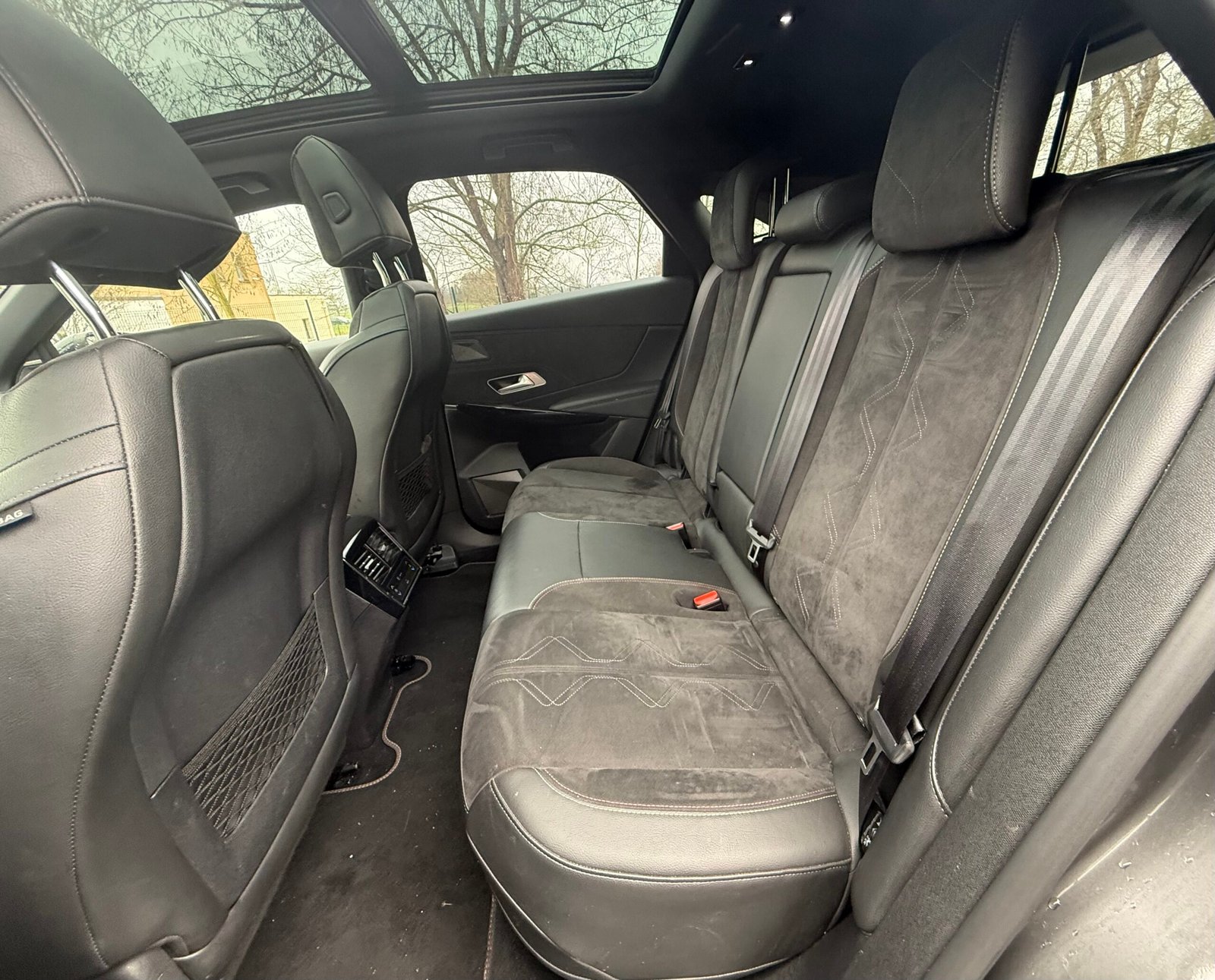 DS 7 Crossback E-tense 1.6 THP 300Ch Hybrid 4×4 « performance Line »