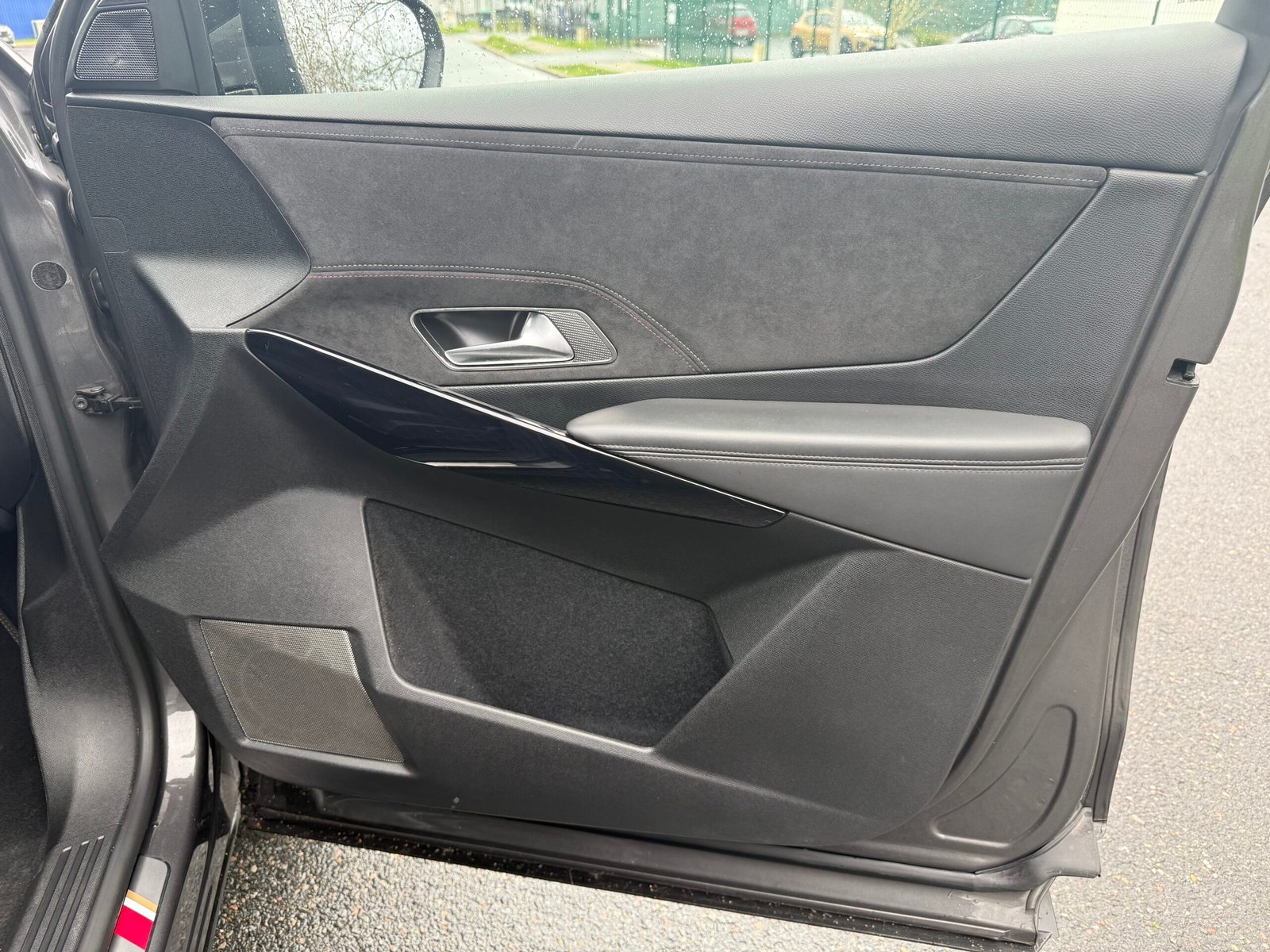 DS 7 Crossback E-tense 1.6 THP 300Ch Hybrid 4×4 « performance Line »