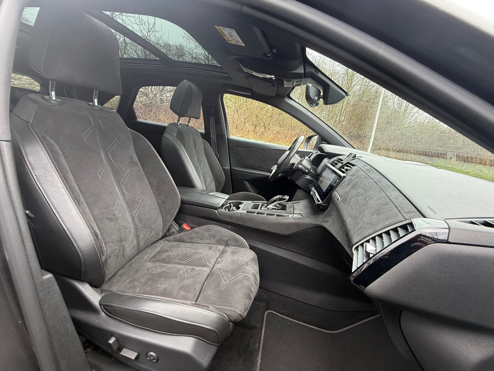 DS 7 Crossback E-tense 1.6 THP 300Ch Hybrid 4×4 « performance Line »