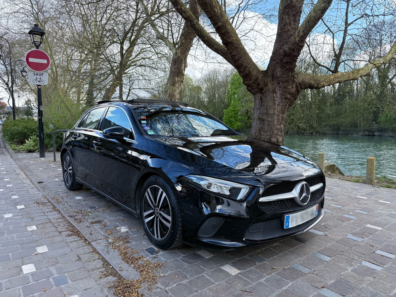 Mercedes-Benz A180 Progressive Line 7G-DCT