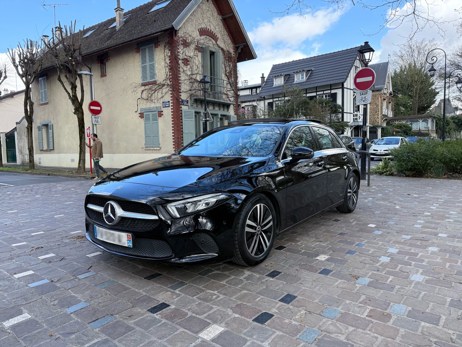 Mercedes-Benz A180 Progressive Line 7G-DCT