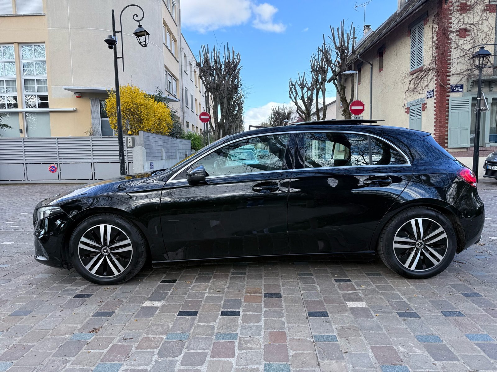Mercedes-Benz A180 Progressive Line 7G-DCT