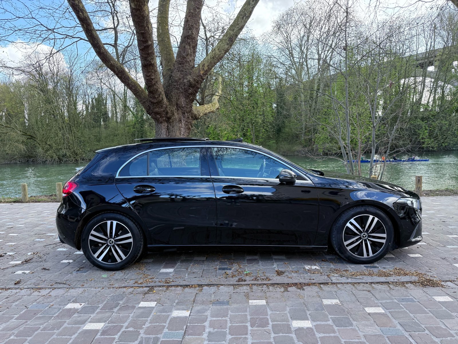 Mercedes-Benz A180 Progressive Line 7G-DCT