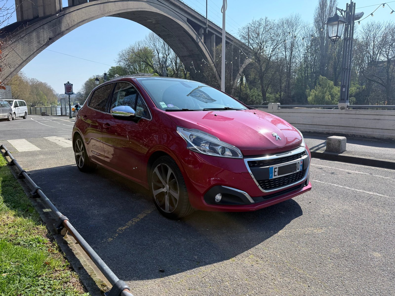 Peugeot 208 Féline 1.2 Essence 110 Automatique