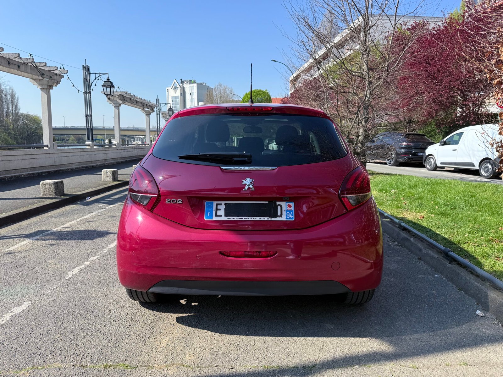 Peugeot 208 Féline 1.2 Essence 110 Automatique