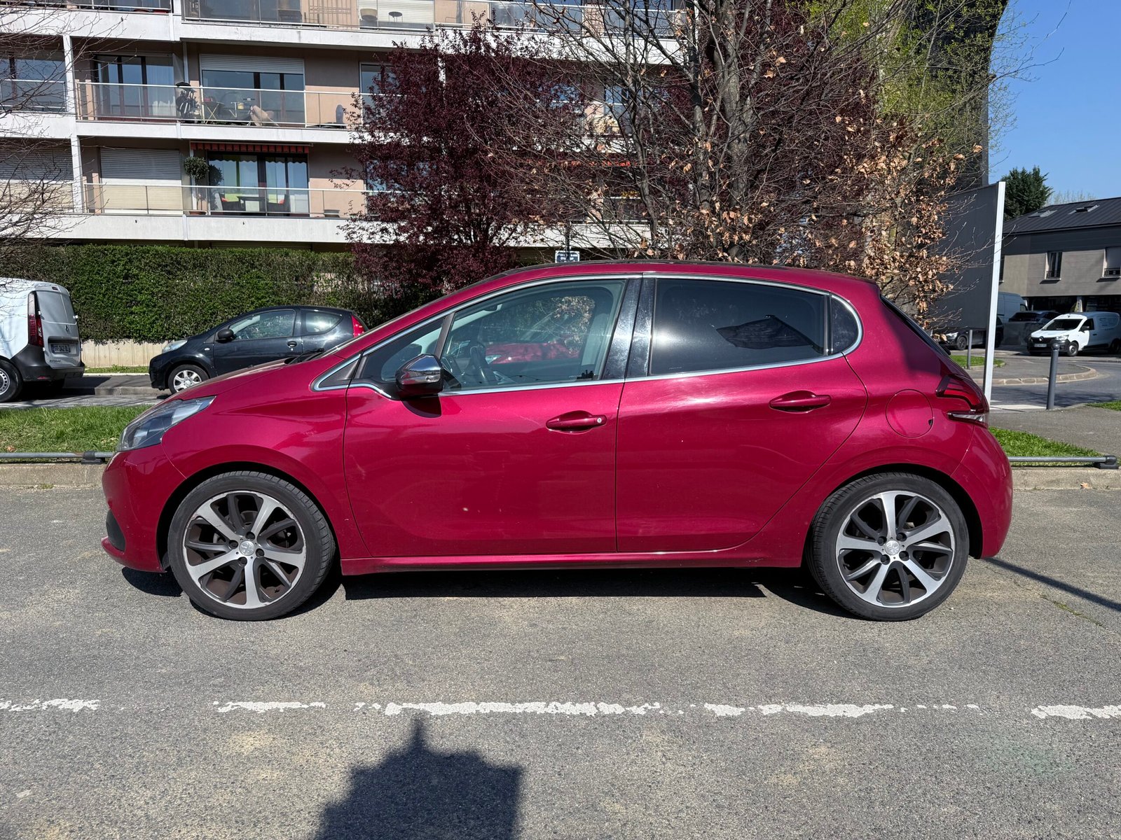 Peugeot 208 Féline 1.2 Essence 110 Automatique