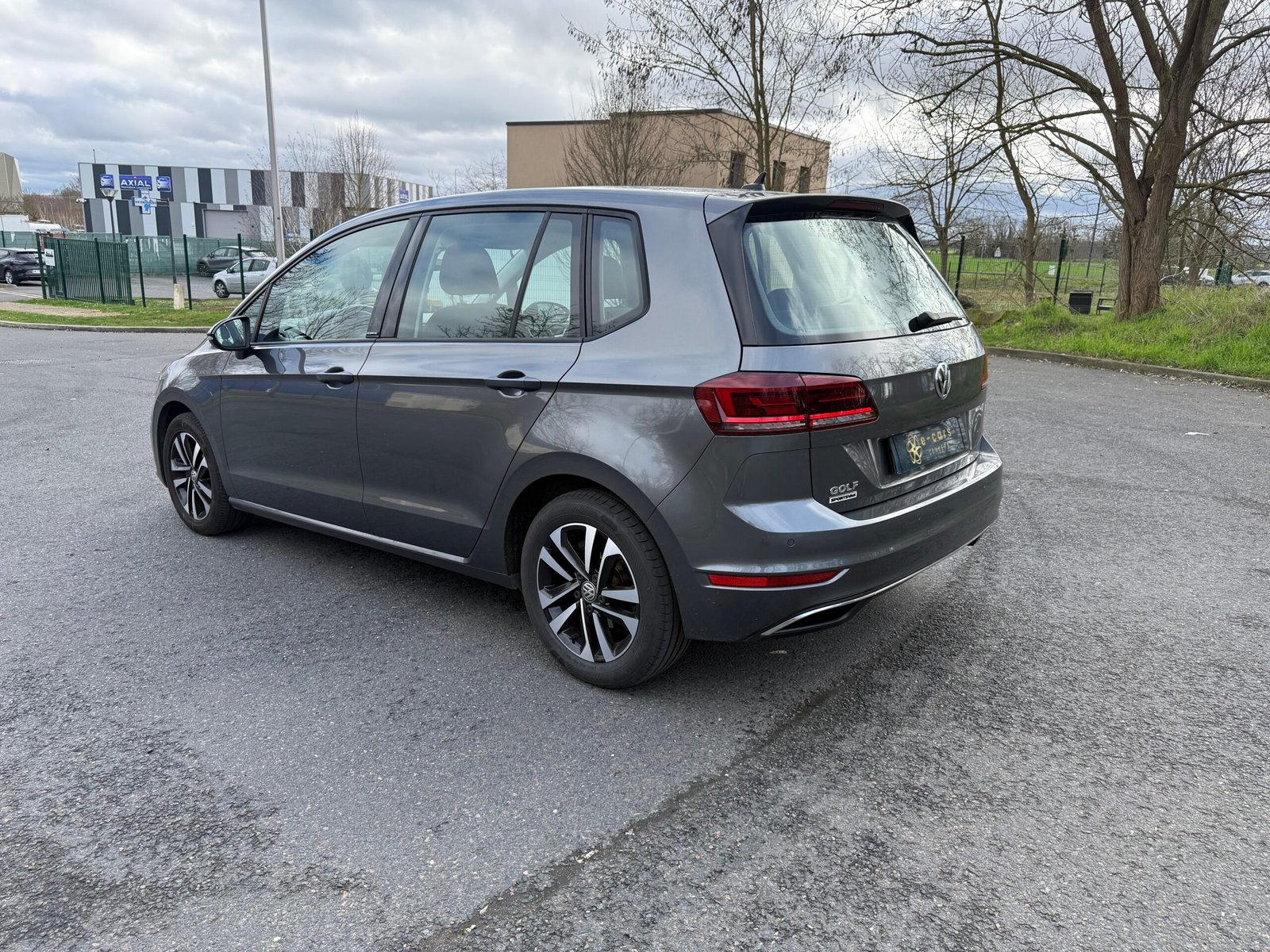 VOLKSWAGEN Golf VII Sportsvan Phase 2 1.0 TSI 115 ch « CONFORTLINE »