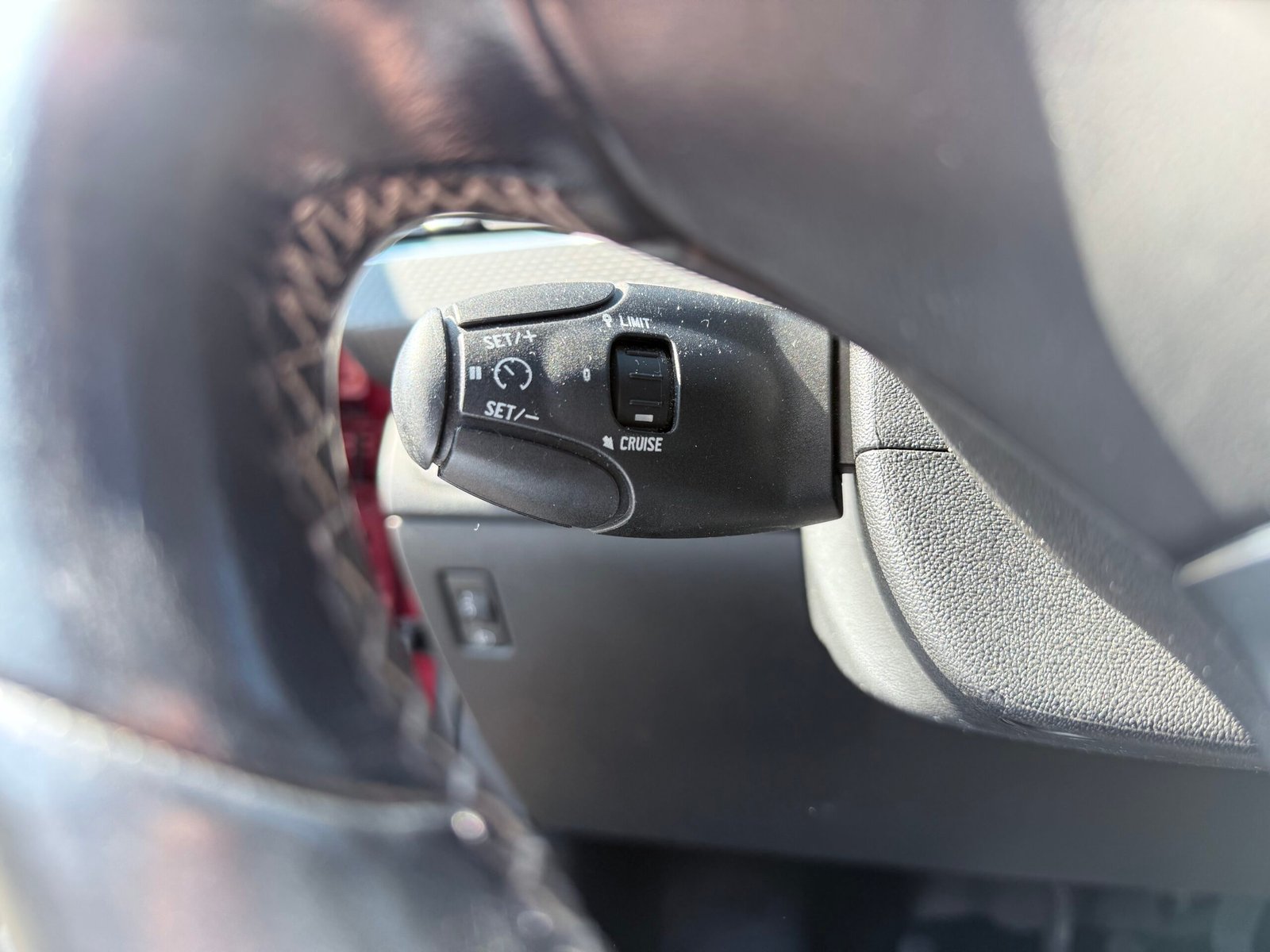 Peugeot 208 Féline 1.2 Essence 110 Automatique