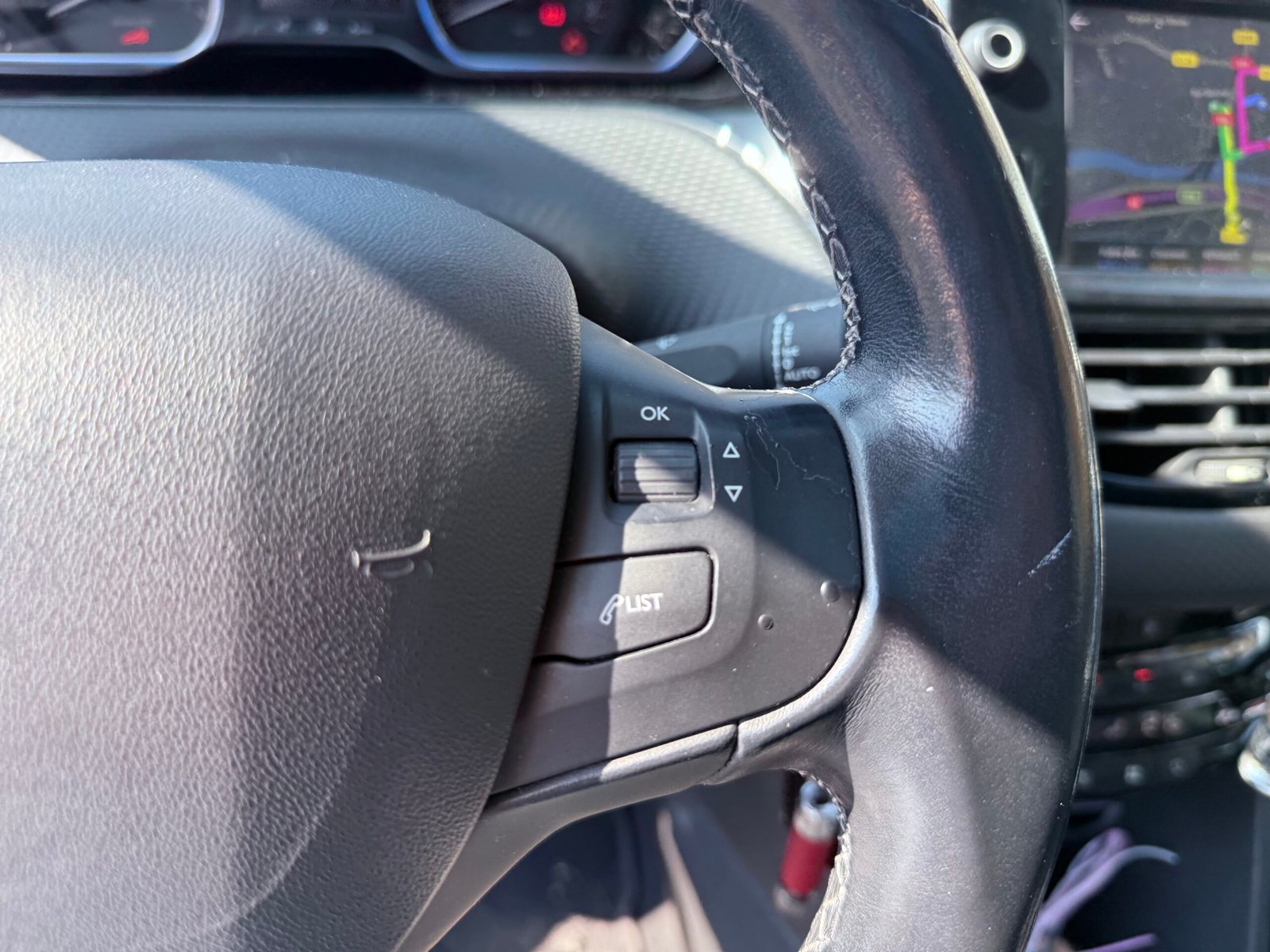 Peugeot 208 Féline 1.2 Essence 110 Automatique