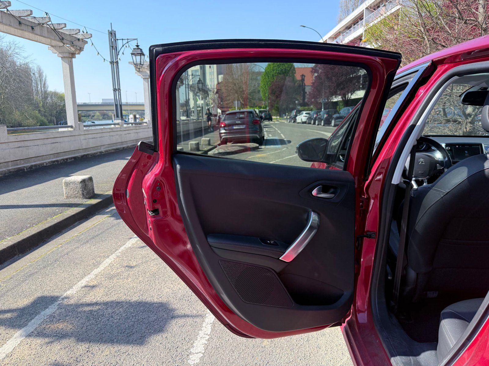 Peugeot 208 Féline 1.2 Essence 110 Automatique