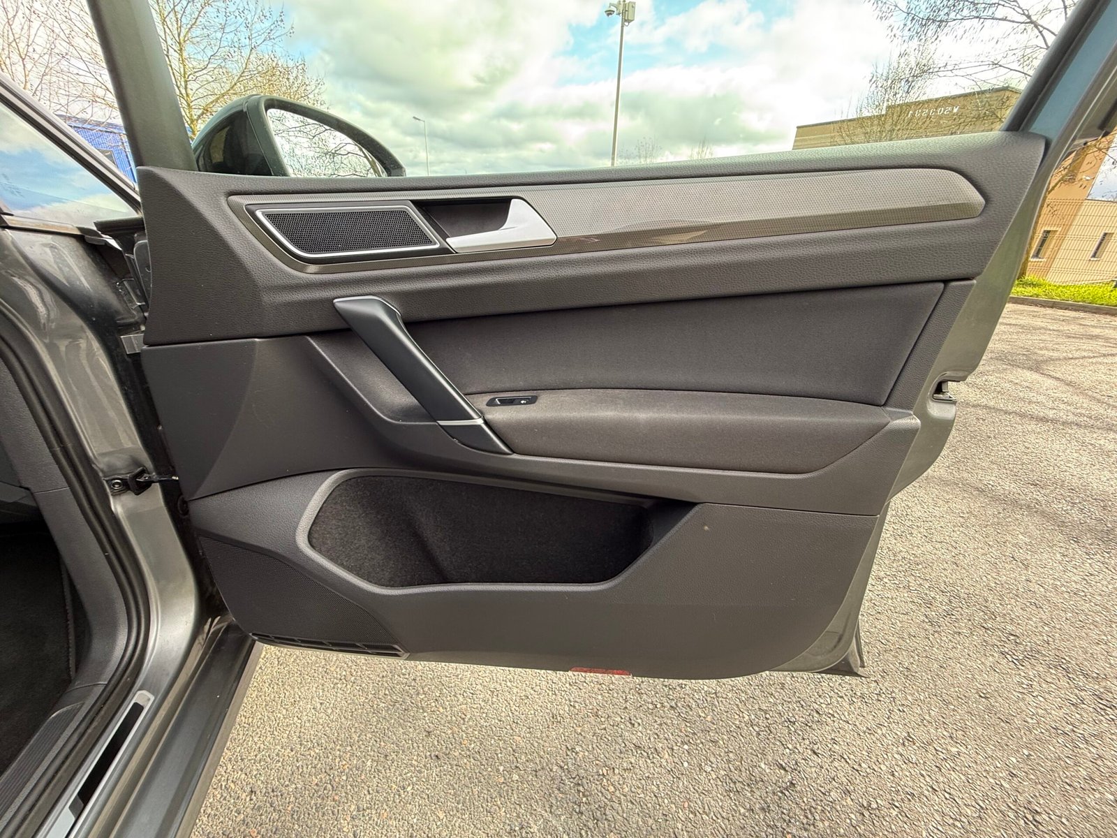 VOLKSWAGEN Golf VII Sportsvan Phase 2 1.0 TSI 115 ch « CONFORTLINE »