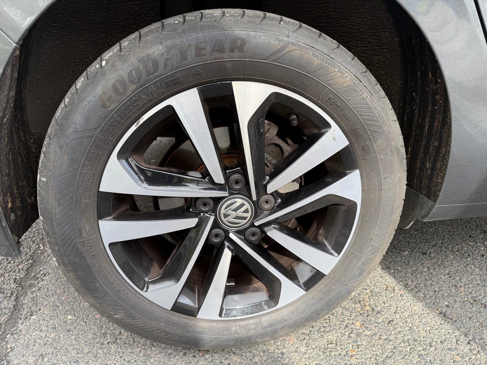 VOLKSWAGEN Golf VII Sportsvan Phase 2 1.0 TSI 115 ch « CONFORTLINE »