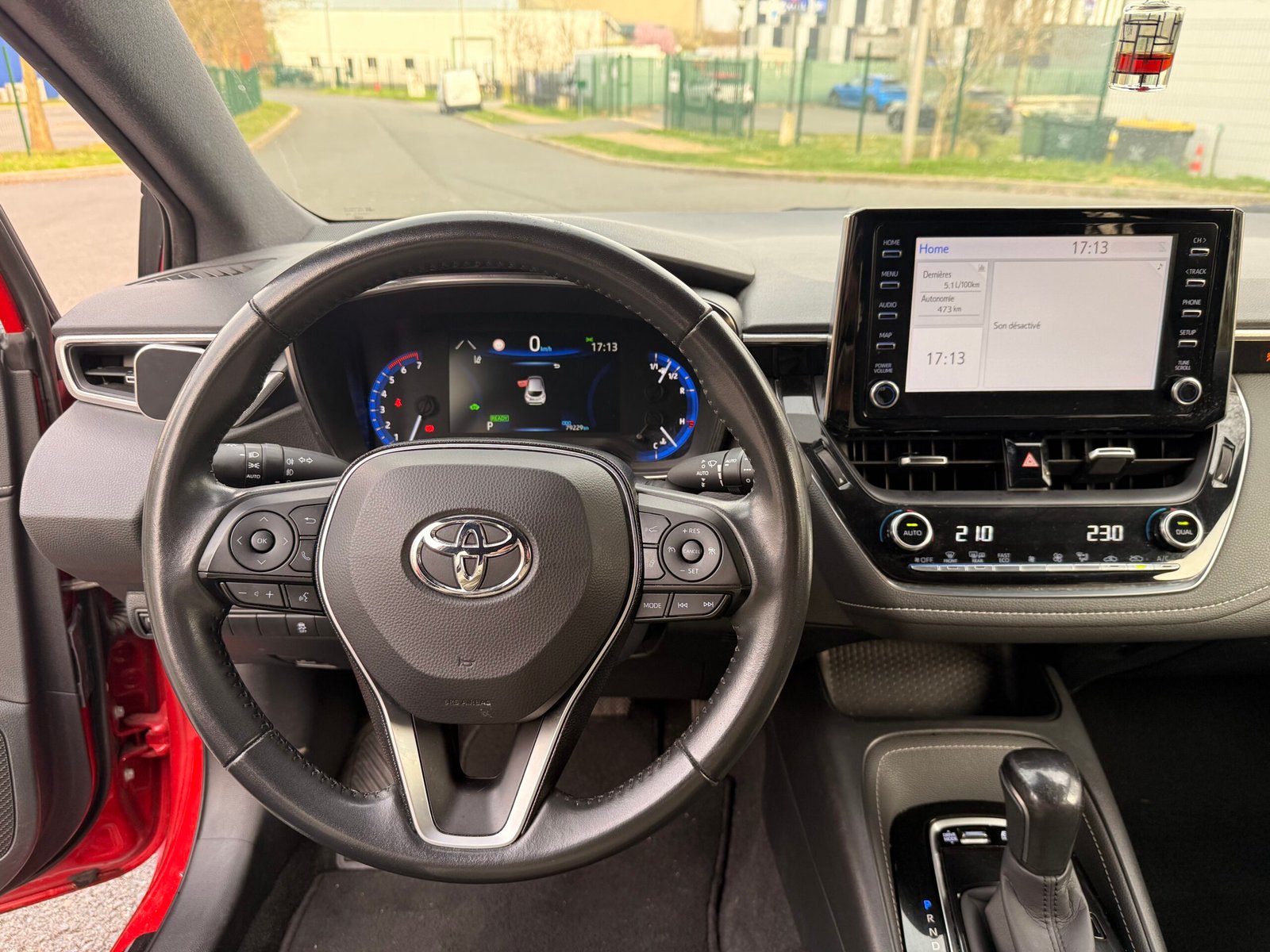 TOYOTA Corolla 1.8 VVT-i GPS 122ch CVT Boîte auto finition « Design »