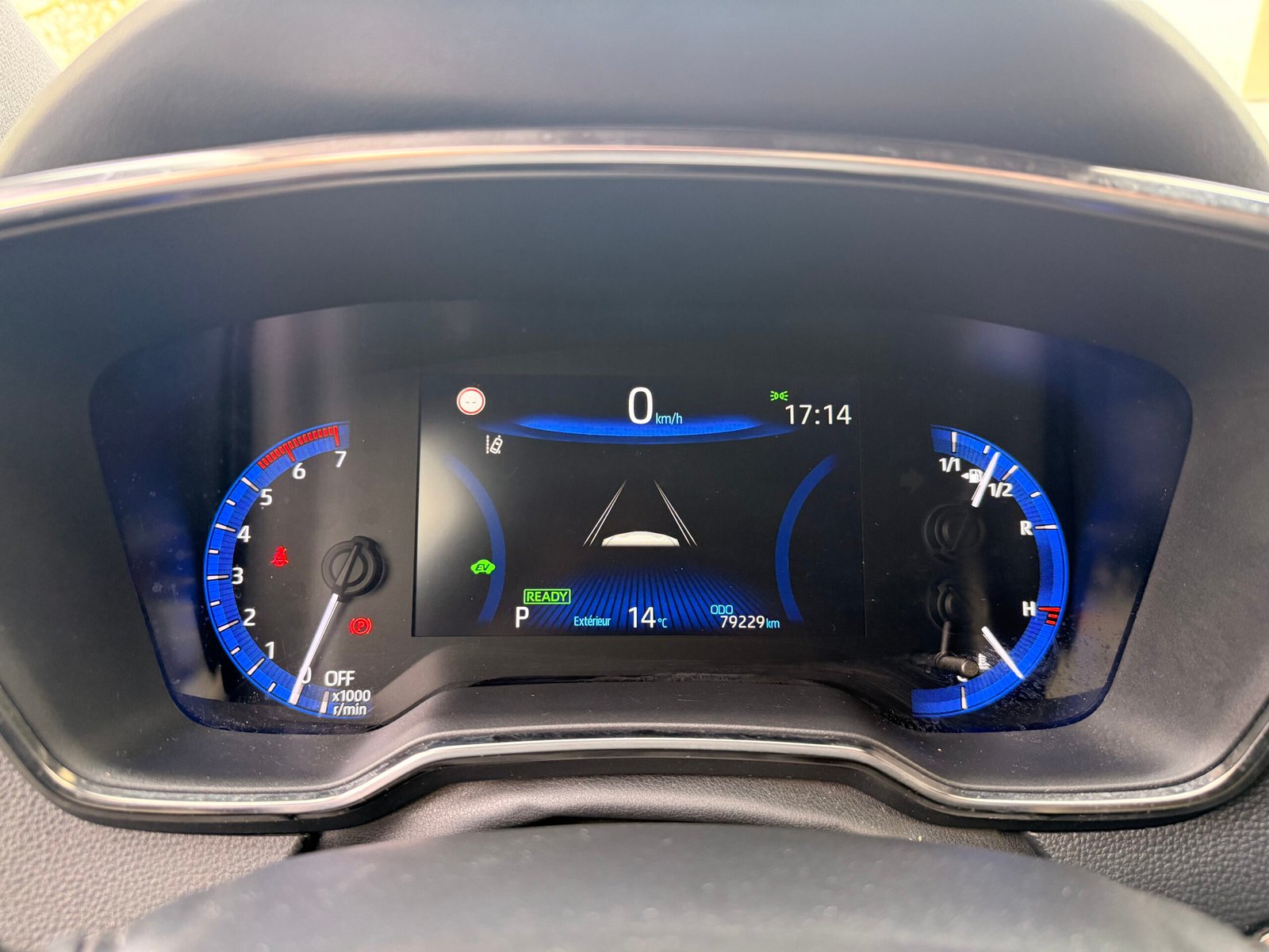 TOYOTA Corolla 1.8 VVT-i GPS 122ch CVT Boîte auto finition « Design »