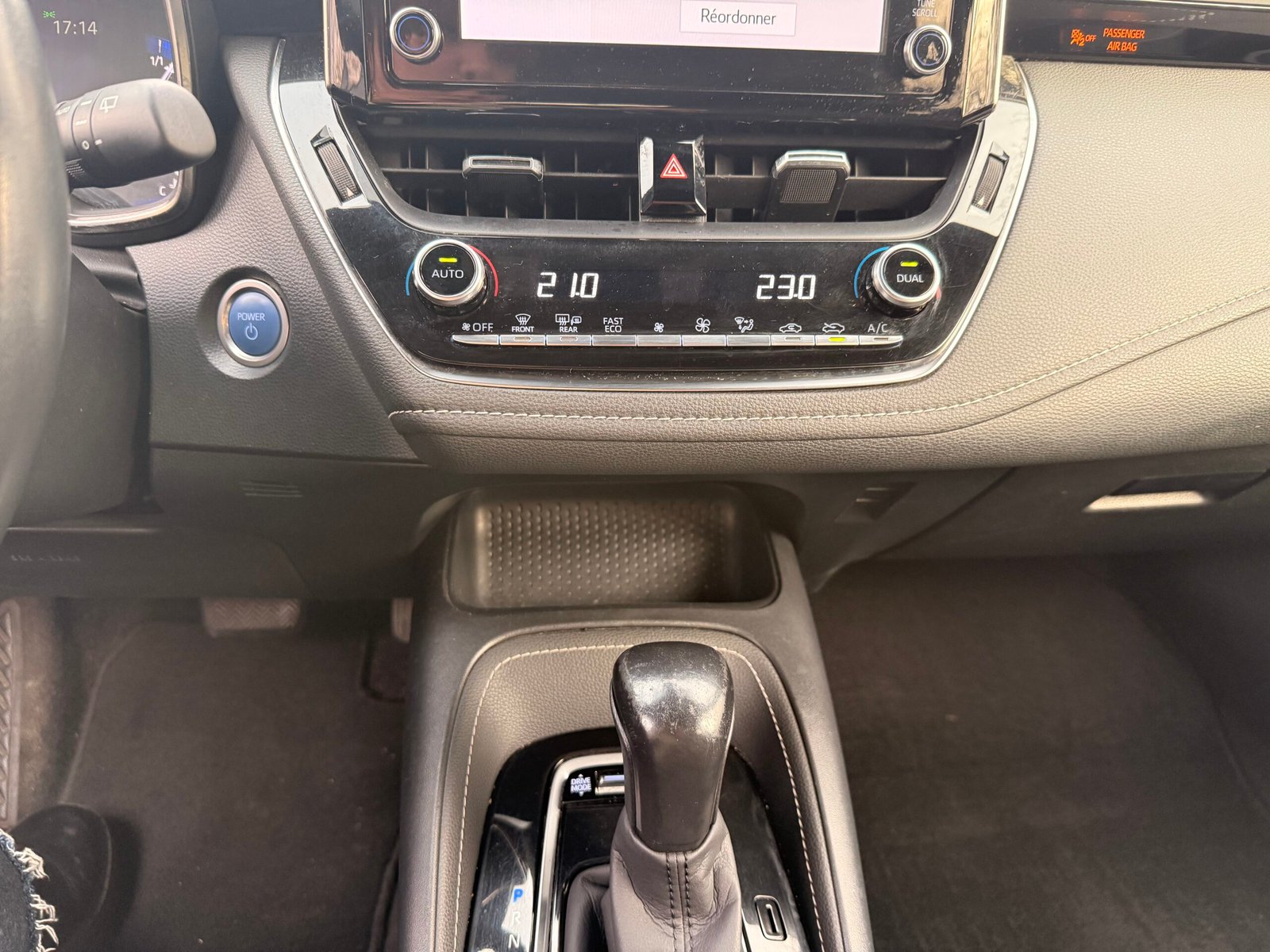 TOYOTA Corolla 1.8 VVT-i GPS 122ch CVT Boîte auto finition « Design »